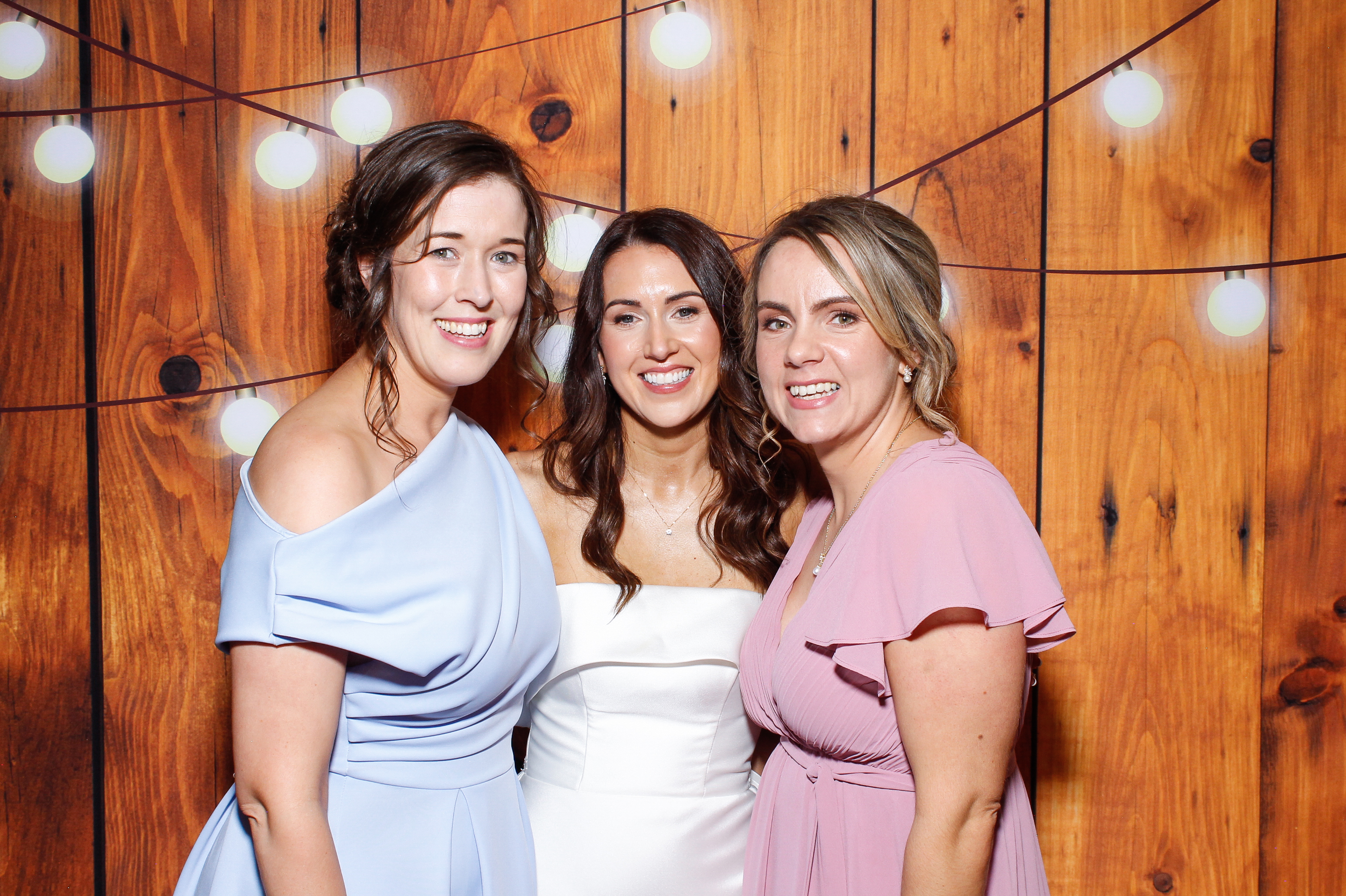 Aisling & Paul | View more photos from the event at gallery.snapmagic.ie/u/SnapMagic/Aisling-Paul