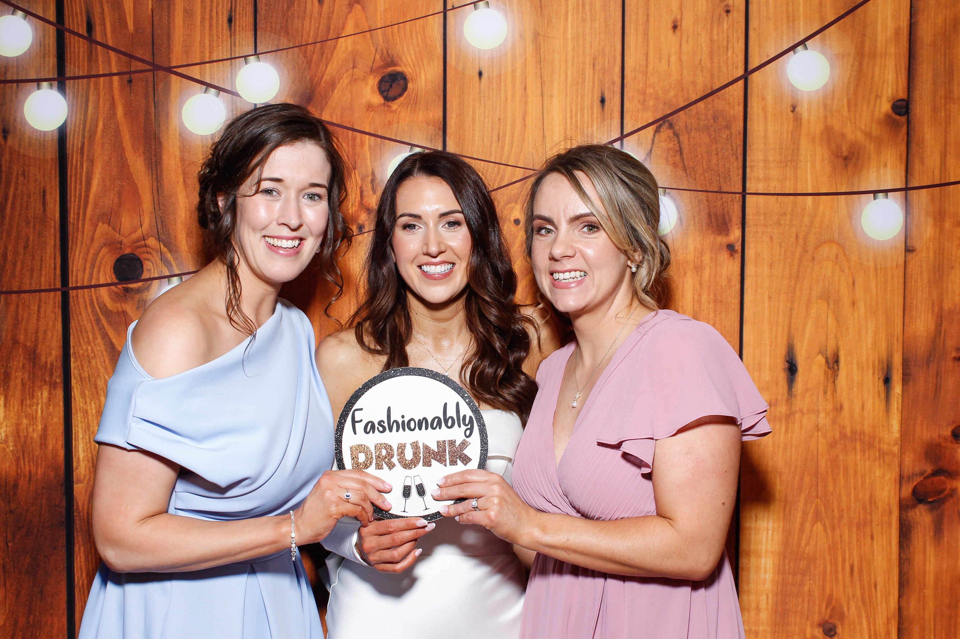 Aisling & Paul | View more photos from the event at gallery.snapmagic.ie/u/SnapMagic/Aisling-Paul