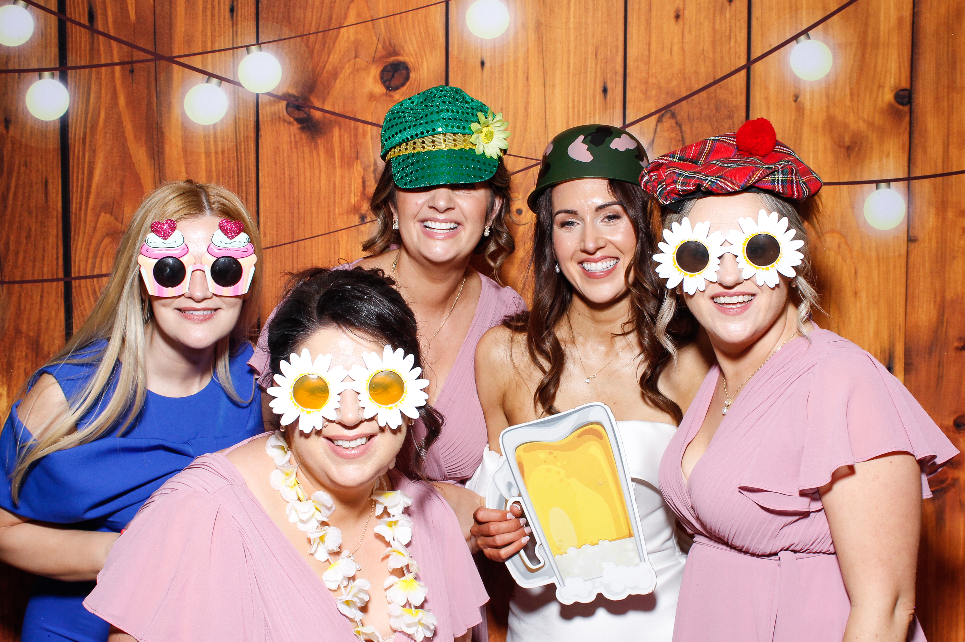 Aisling & Paul | View more photos from the event at gallery.snapmagic.ie/u/SnapMagic/Aisling-Paul