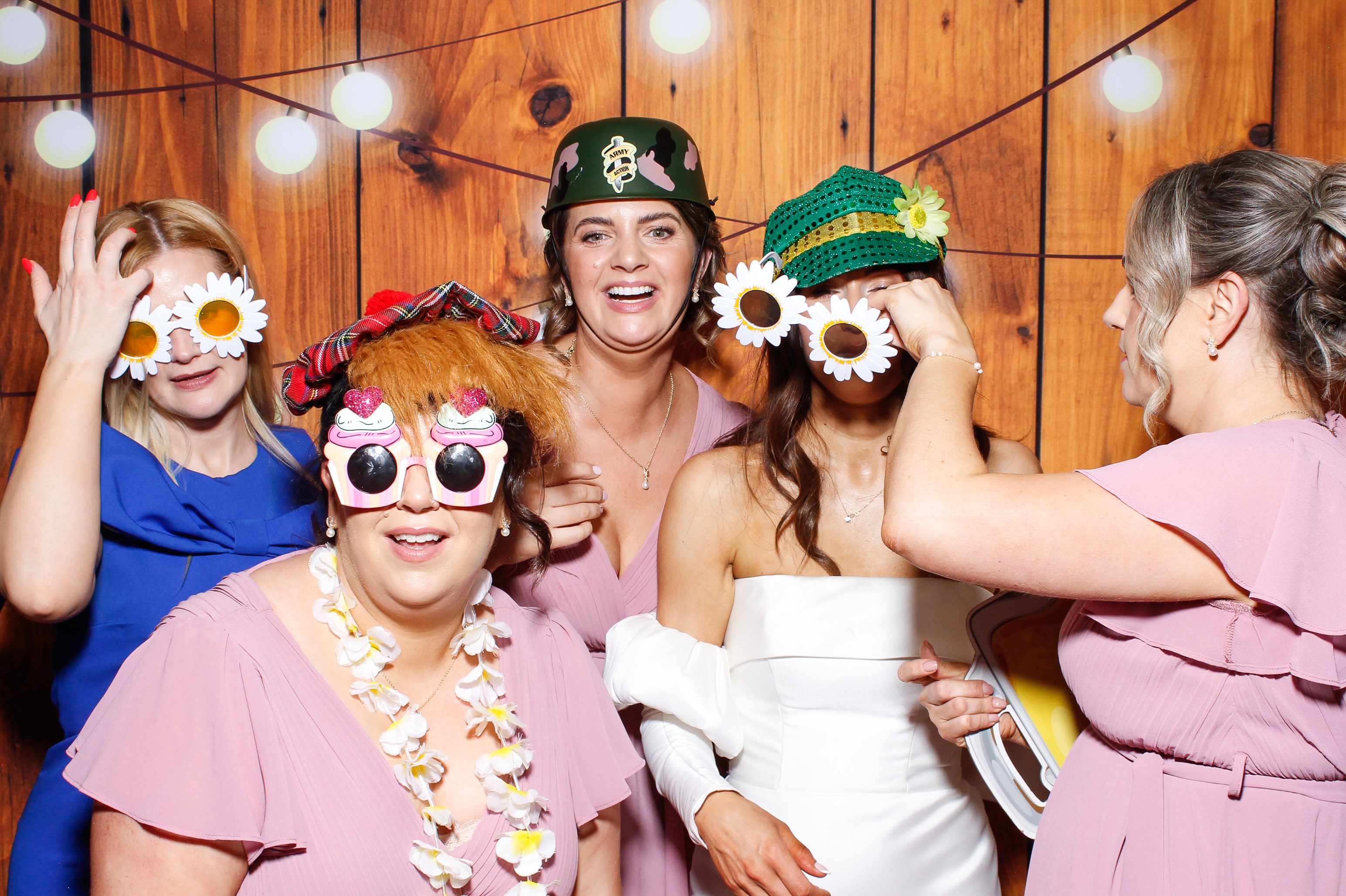 Aisling & Paul | View more photos from the event at gallery.snapmagic.ie/u/SnapMagic/Aisling-Paul