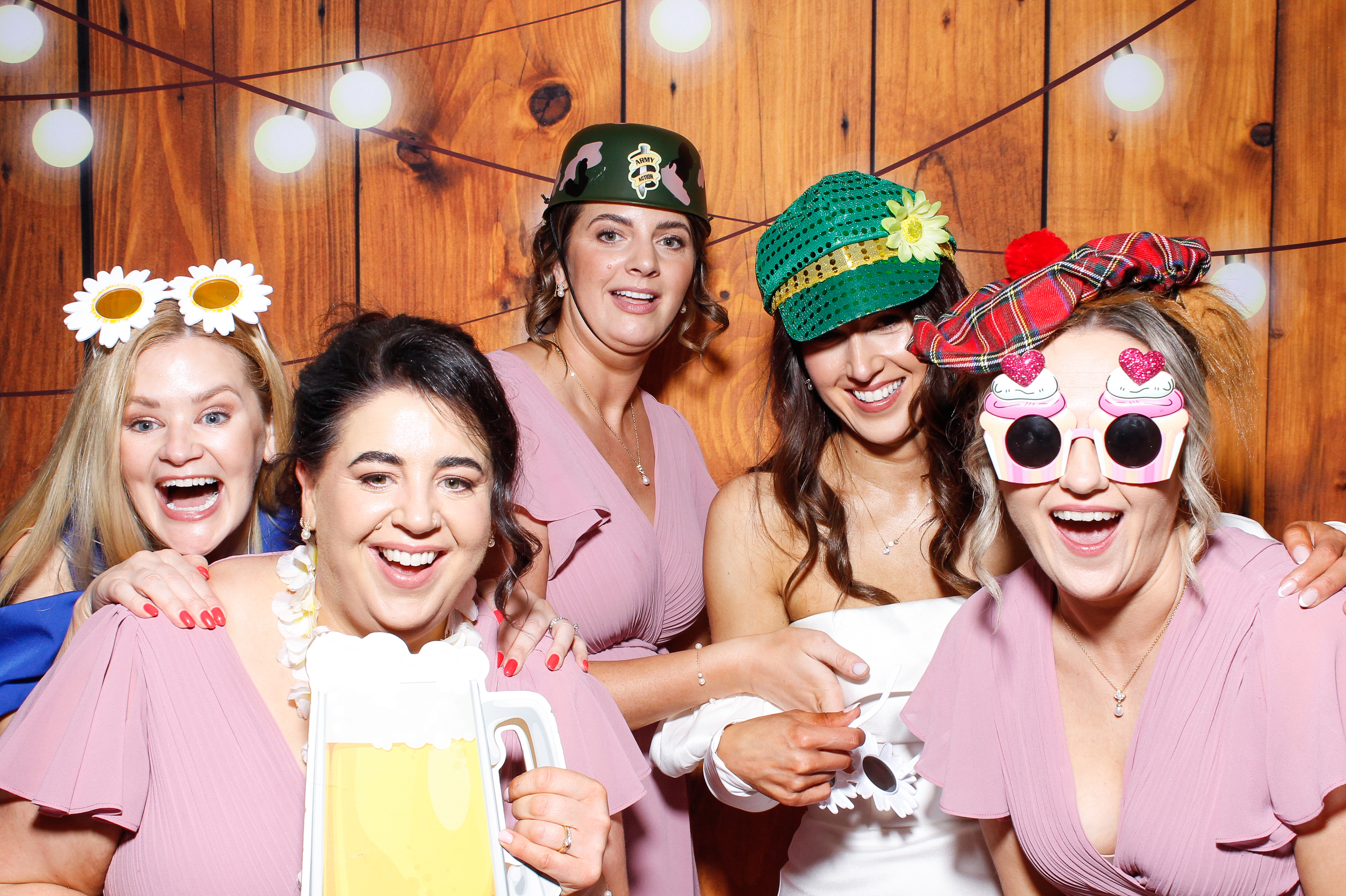 Aisling & Paul | View more photos from the event at gallery.snapmagic.ie/u/SnapMagic/Aisling-Paul