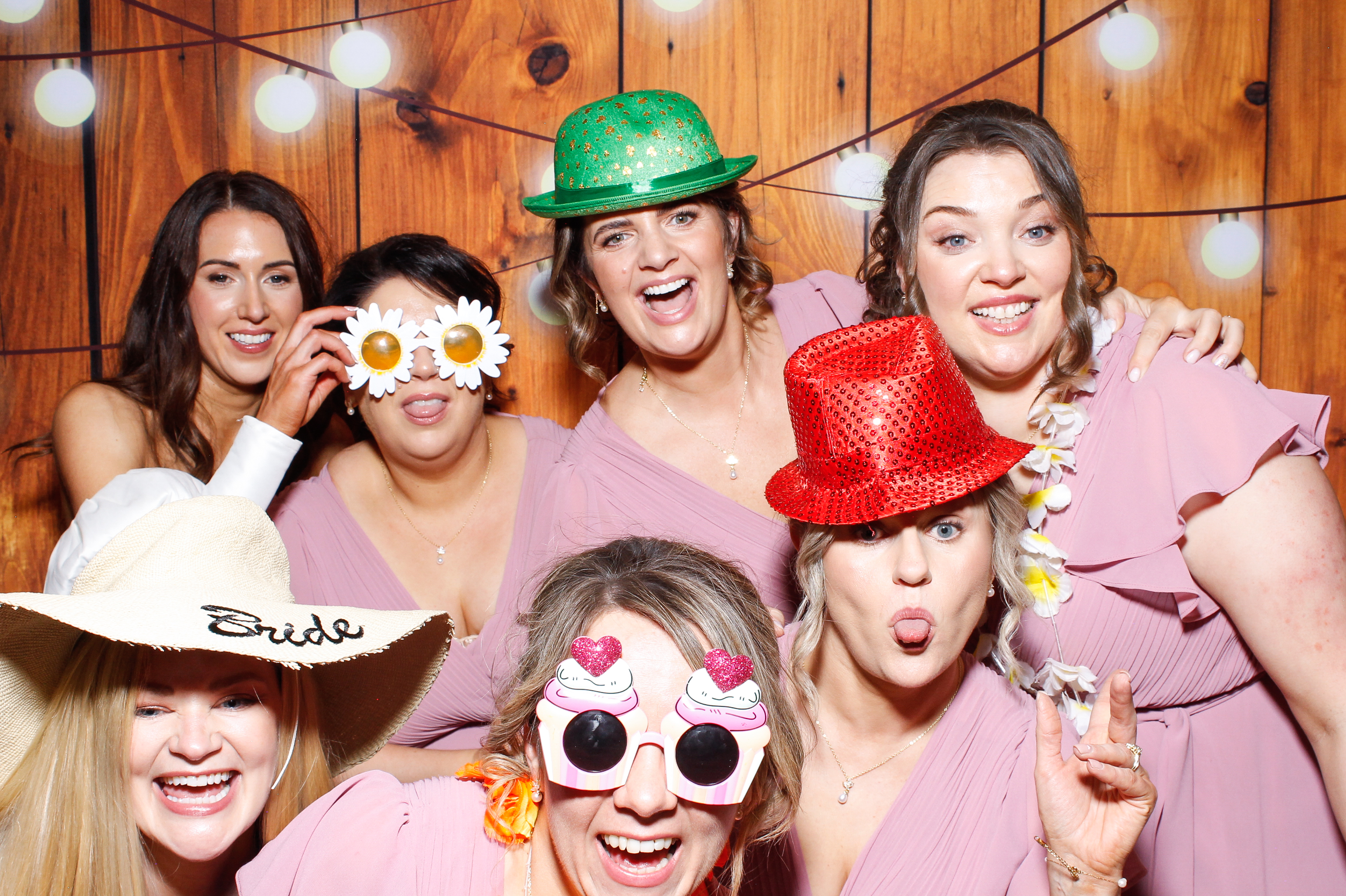 Aisling & Paul | View more photos from the event at gallery.snapmagic.ie/u/SnapMagic/Aisling-Paul