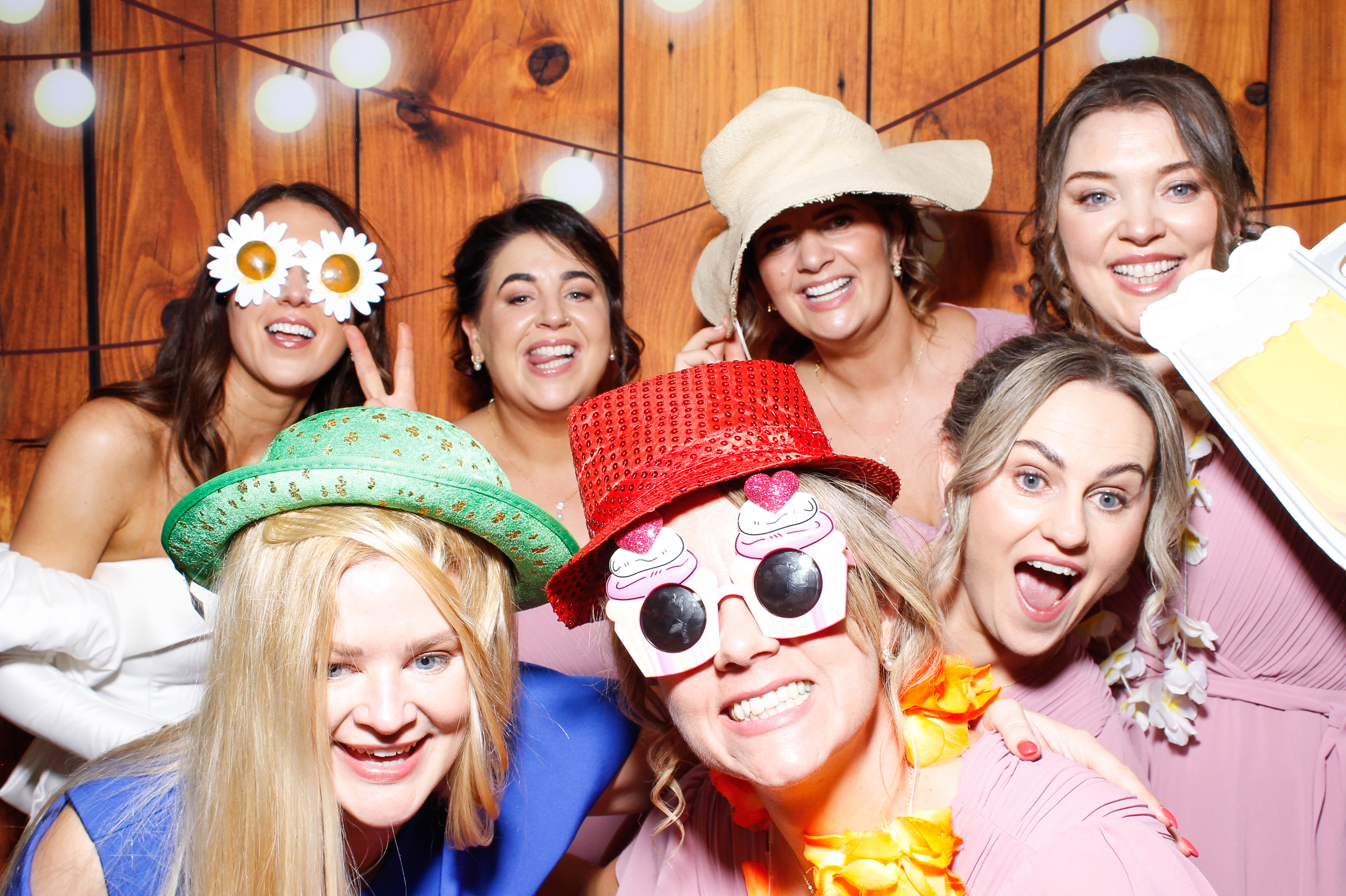 Aisling & Paul | View more photos from the event at gallery.snapmagic.ie/u/SnapMagic/Aisling-Paul