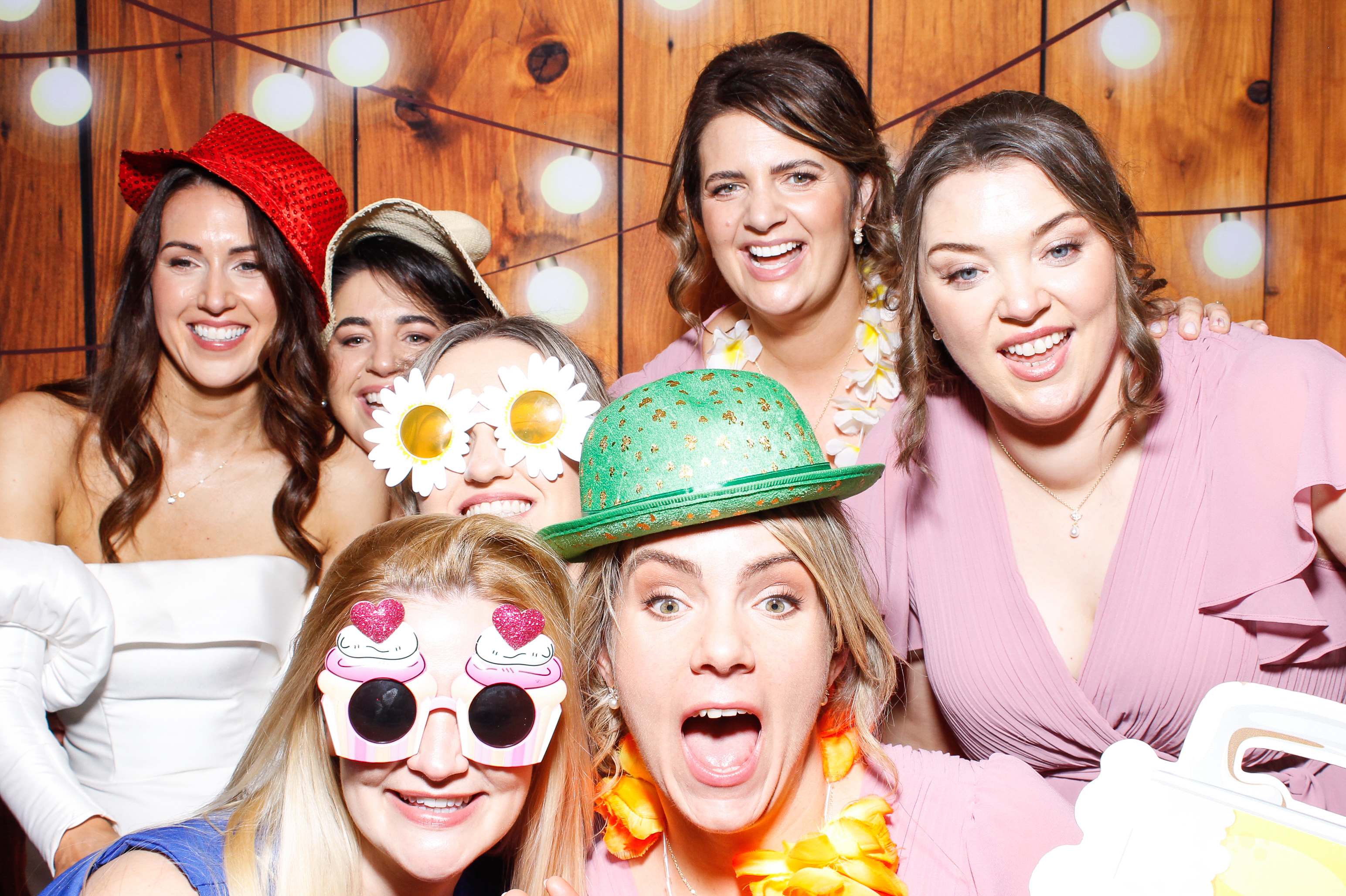 Aisling & Paul | View more photos from the event at gallery.snapmagic.ie/u/SnapMagic/Aisling-Paul