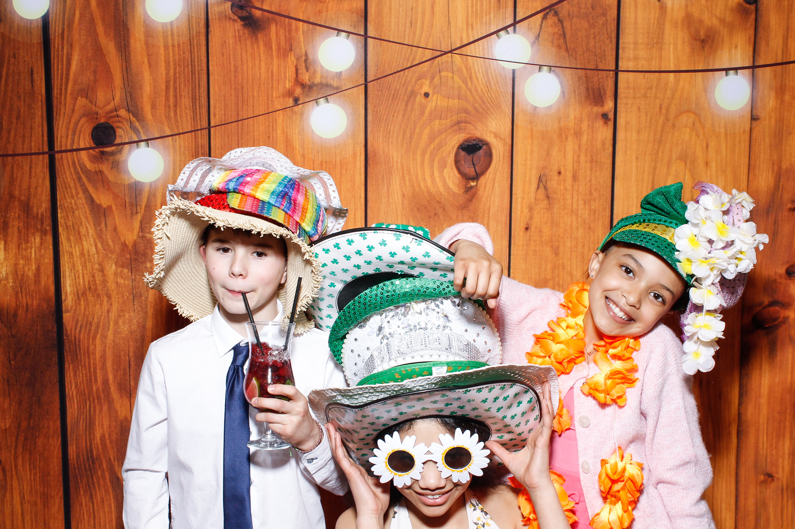 Aisling & Paul | View more photos from the event at gallery.snapmagic.ie/u/SnapMagic/Aisling-Paul