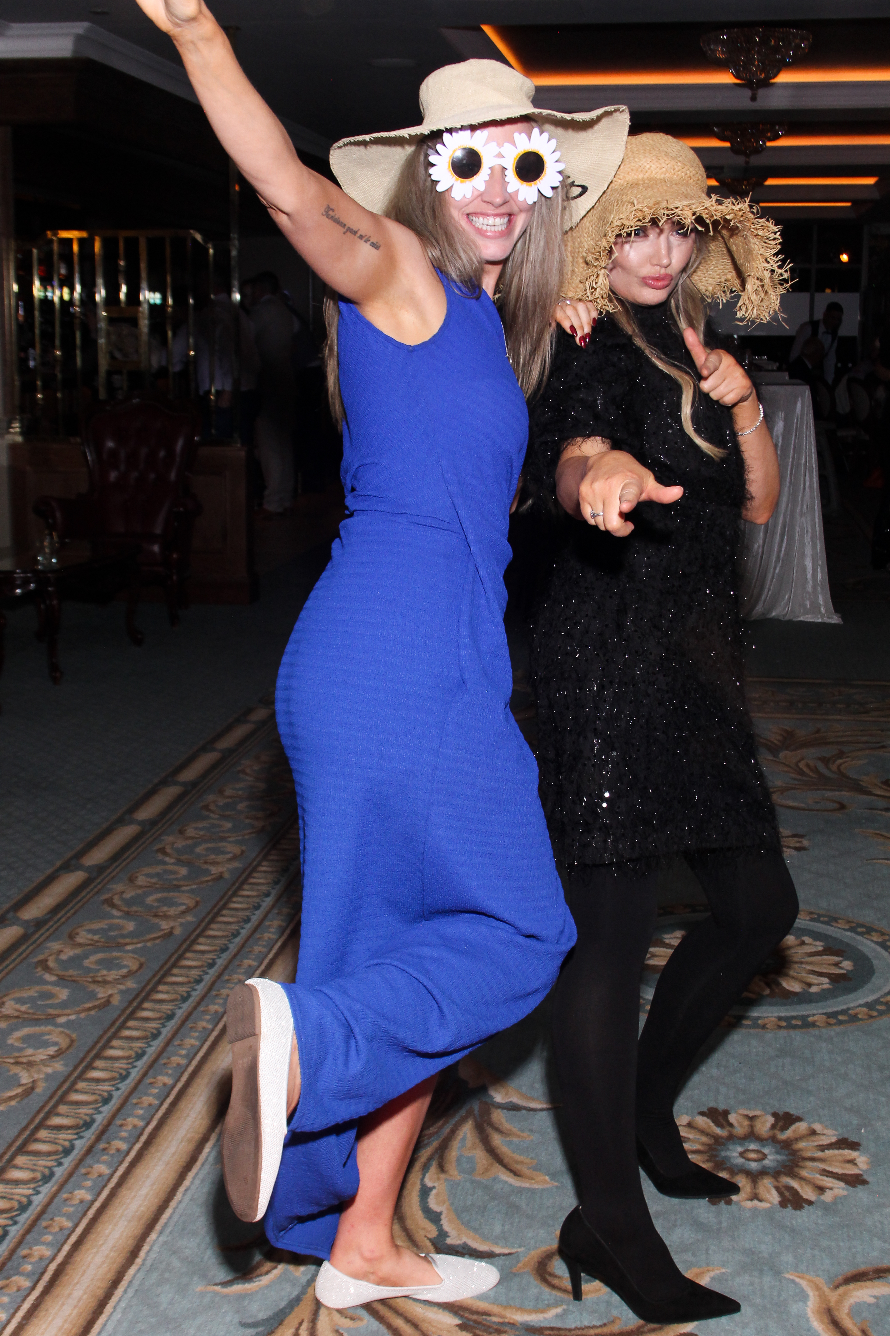 Cathal & Courtney | View more photos from the event at gallery.snapmagic.ie/u/SnapMagic/Cathal-Courtney