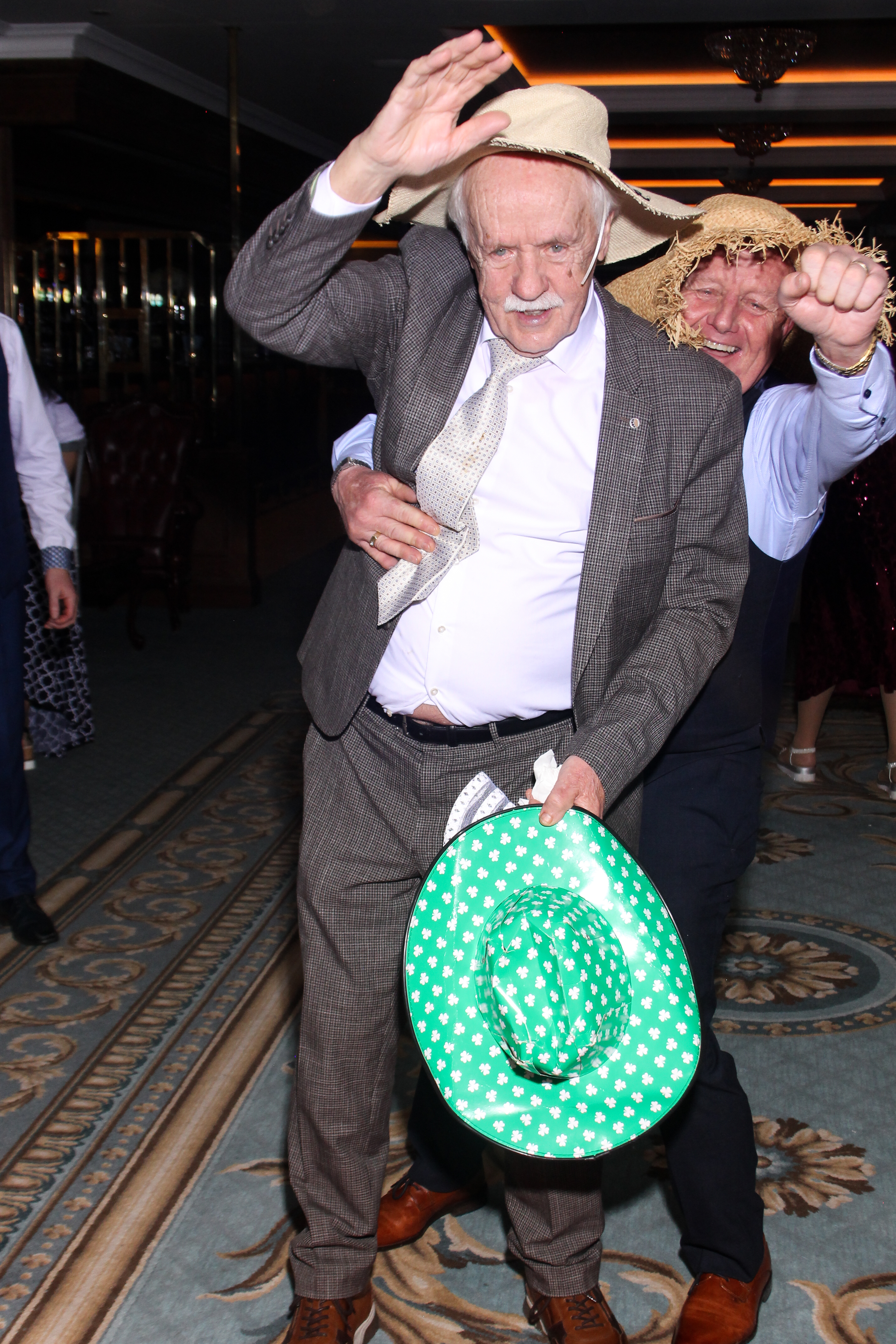 Cathal & Courtney | View more photos from the event at gallery.snapmagic.ie/u/SnapMagic/Cathal-Courtney