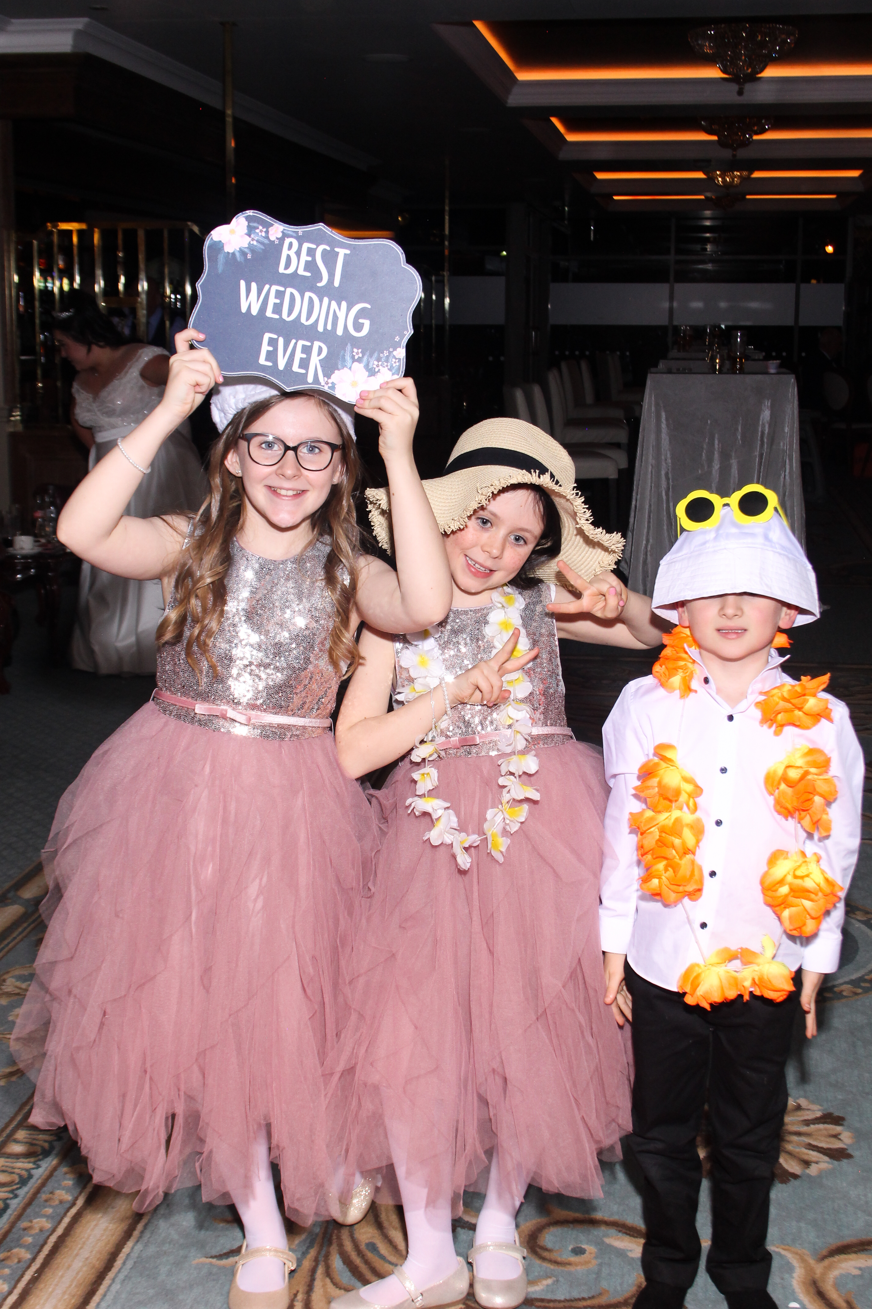 Cathal & Courtney | View more photos from the event at gallery.snapmagic.ie/u/SnapMagic/Cathal-Courtney