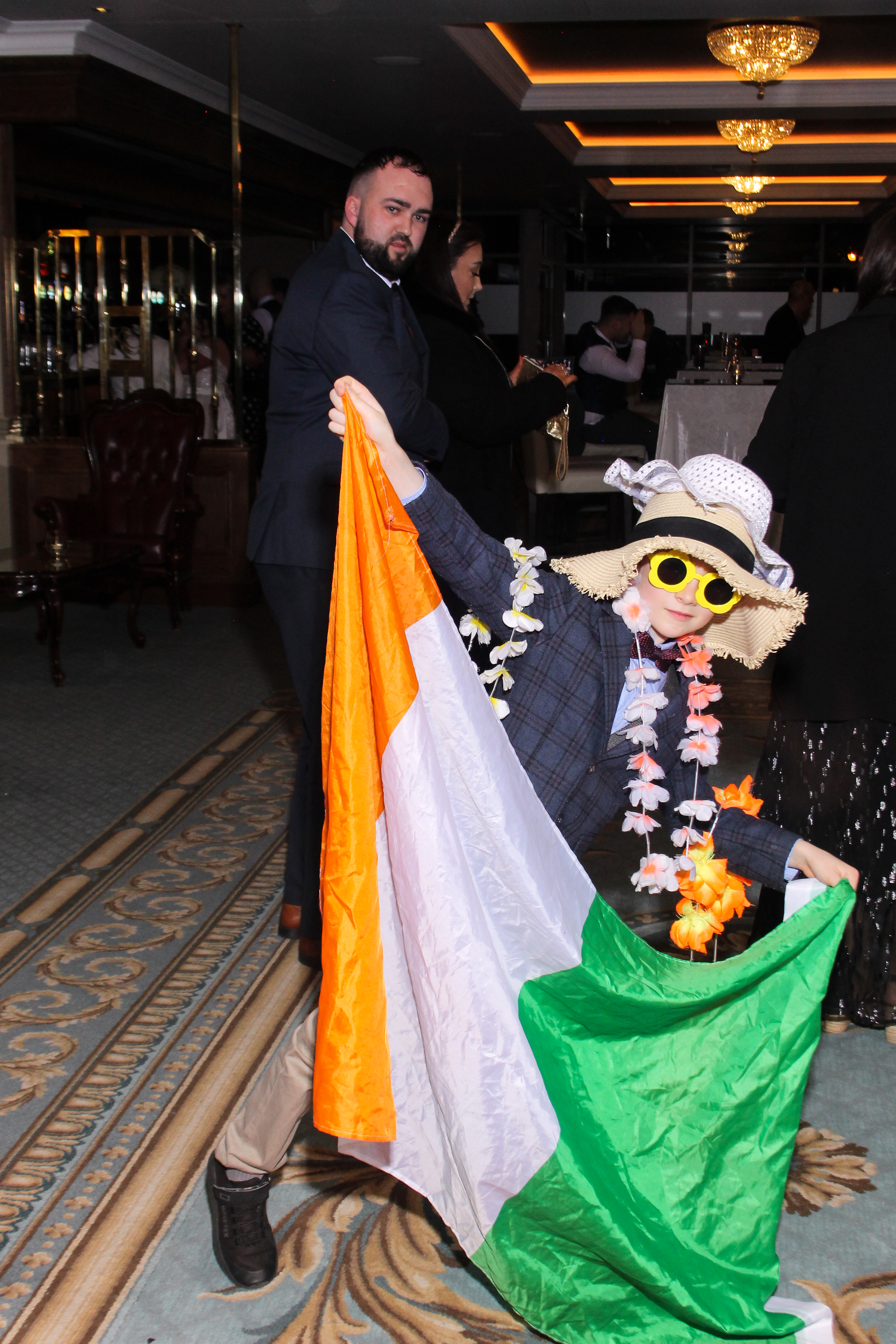 Cathal & Courtney | View more photos from the event at gallery.snapmagic.ie/u/SnapMagic/Cathal-Courtney