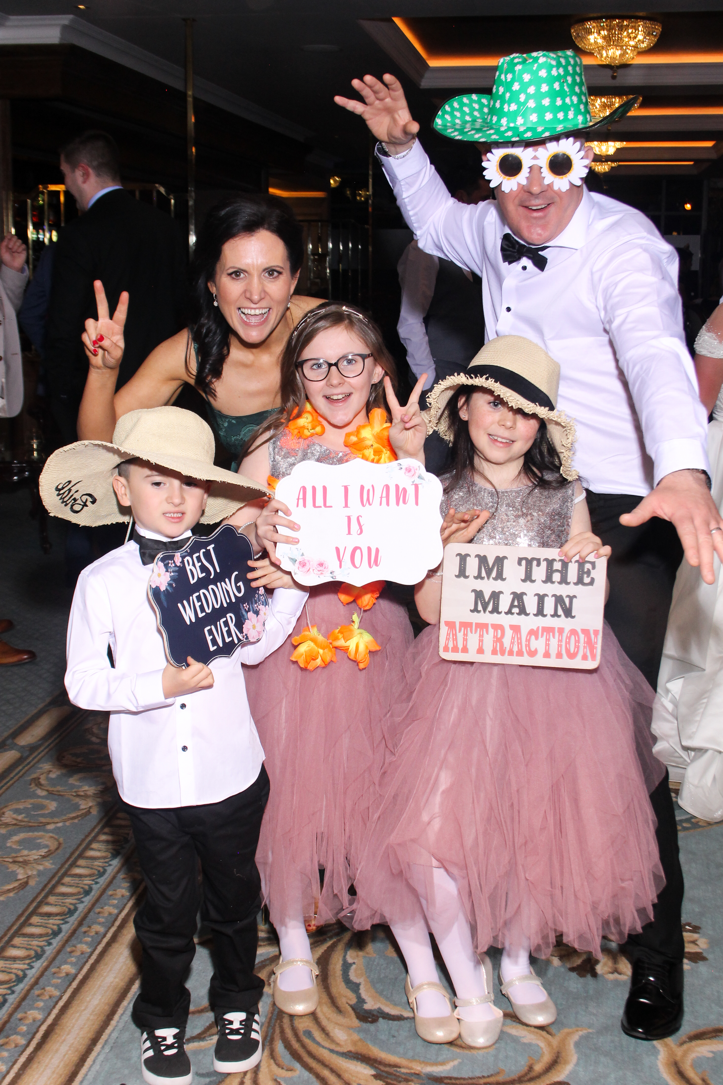 Cathal & Courtney | View more photos from the event at gallery.snapmagic.ie/u/SnapMagic/Cathal-Courtney