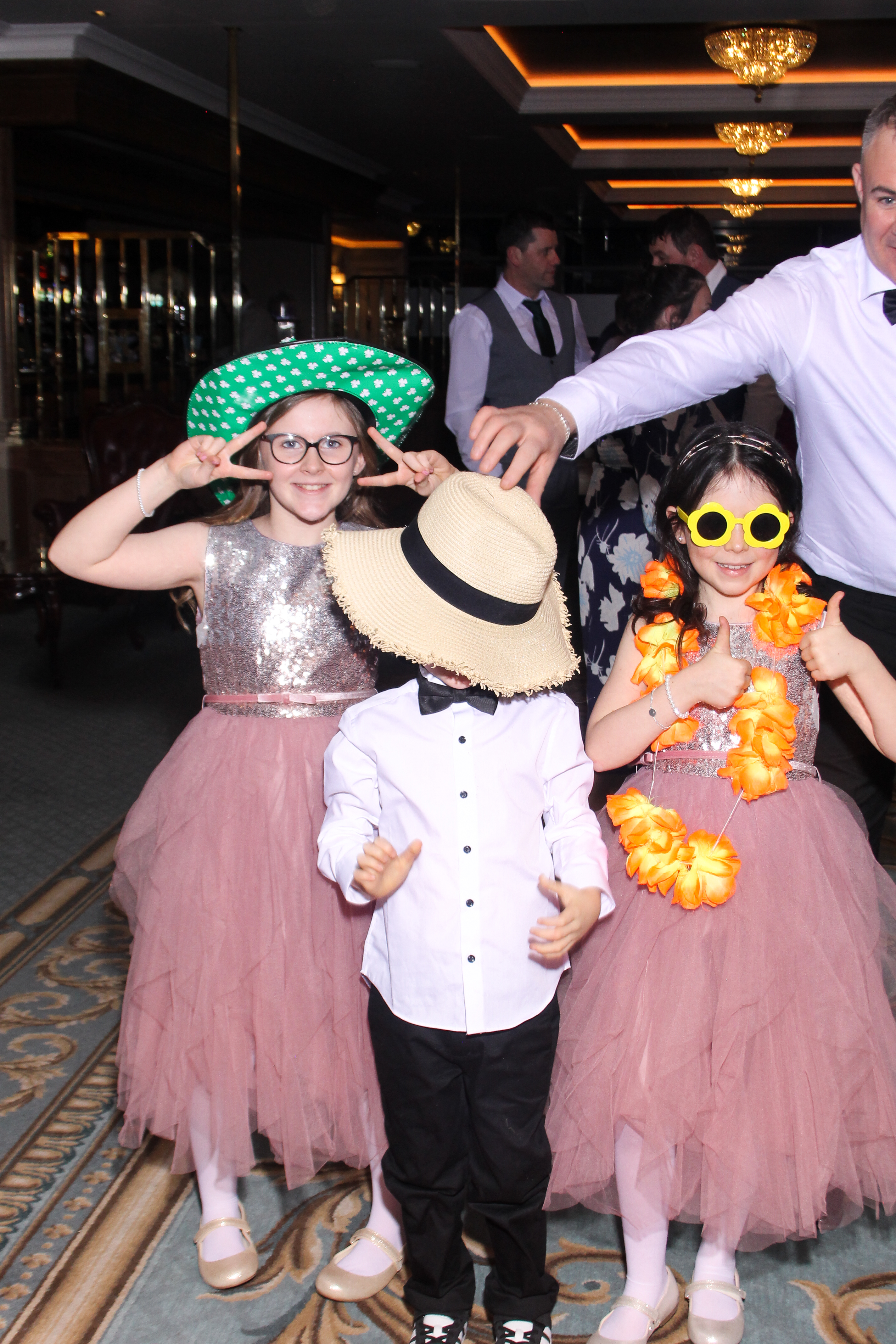 Cathal & Courtney | View more photos from the event at gallery.snapmagic.ie/u/SnapMagic/Cathal-Courtney