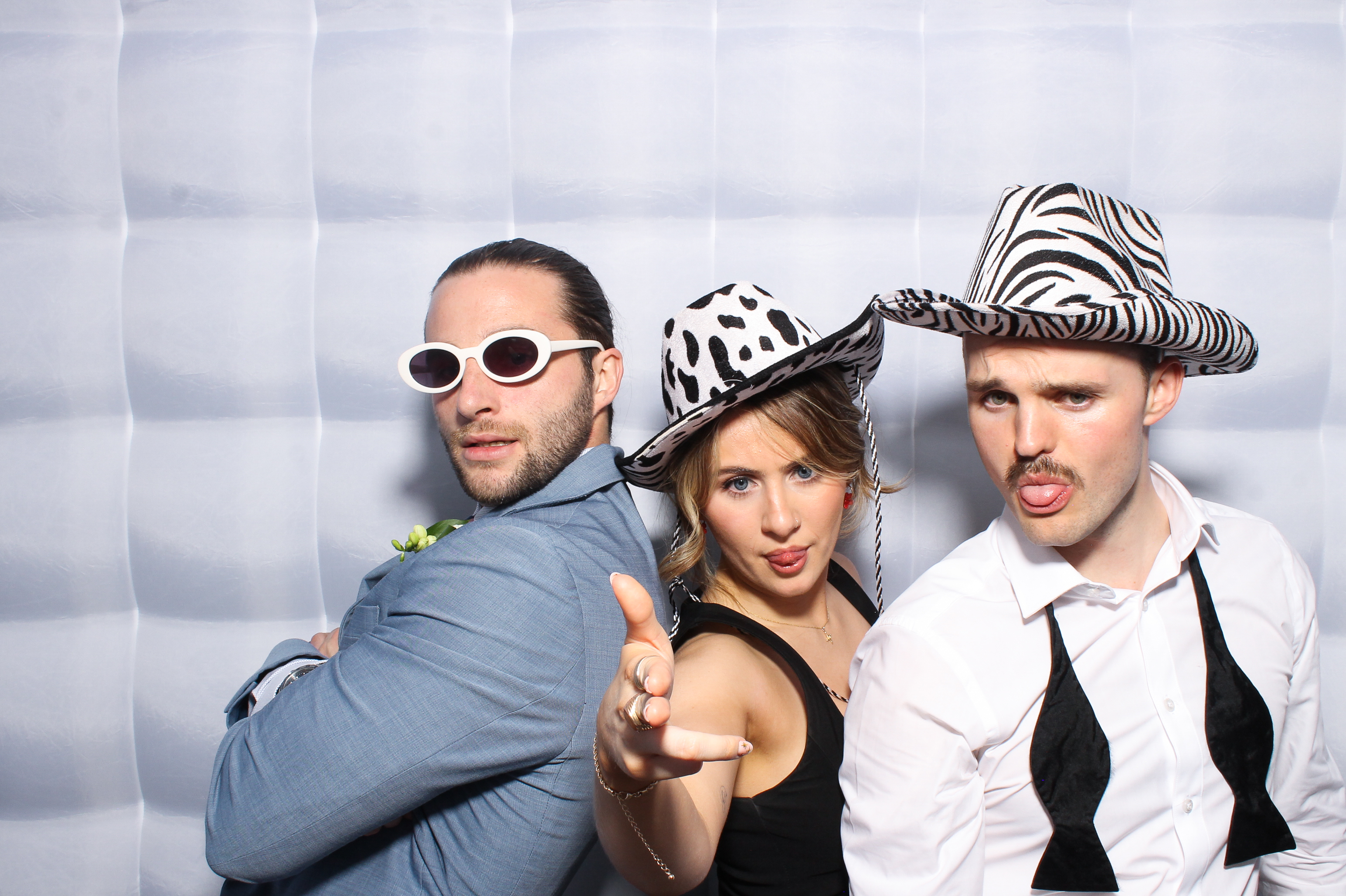 Collan & Meadb | View more photos from the event at gallery.snapmagic.ie/u/SnapMagic/Collan-Meadb