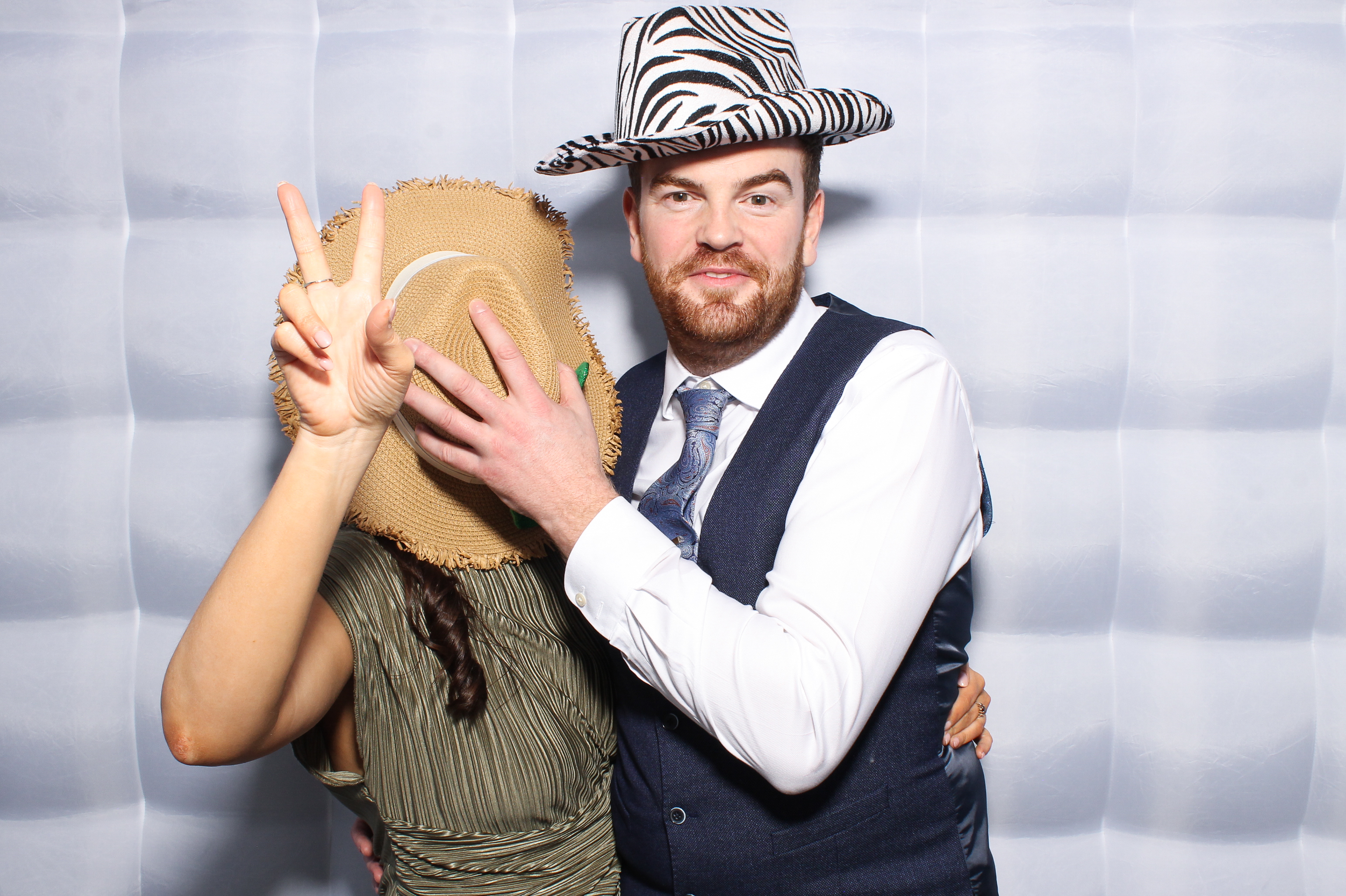 Collan & Meadb | View more photos from the event at gallery.snapmagic.ie/u/SnapMagic/Collan-Meadb