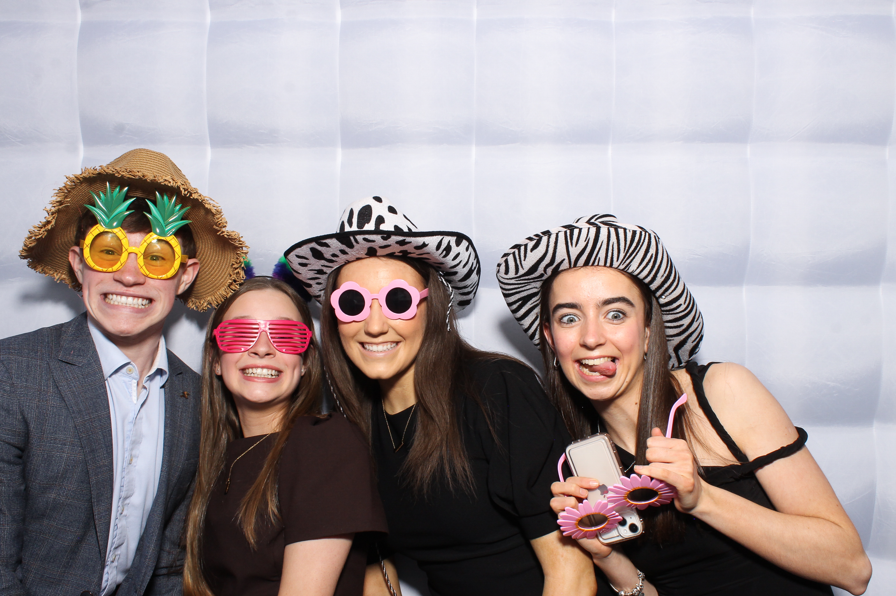 Collan & Meadb | View more photos from the event at gallery.snapmagic.ie/u/SnapMagic/Collan-Meadb