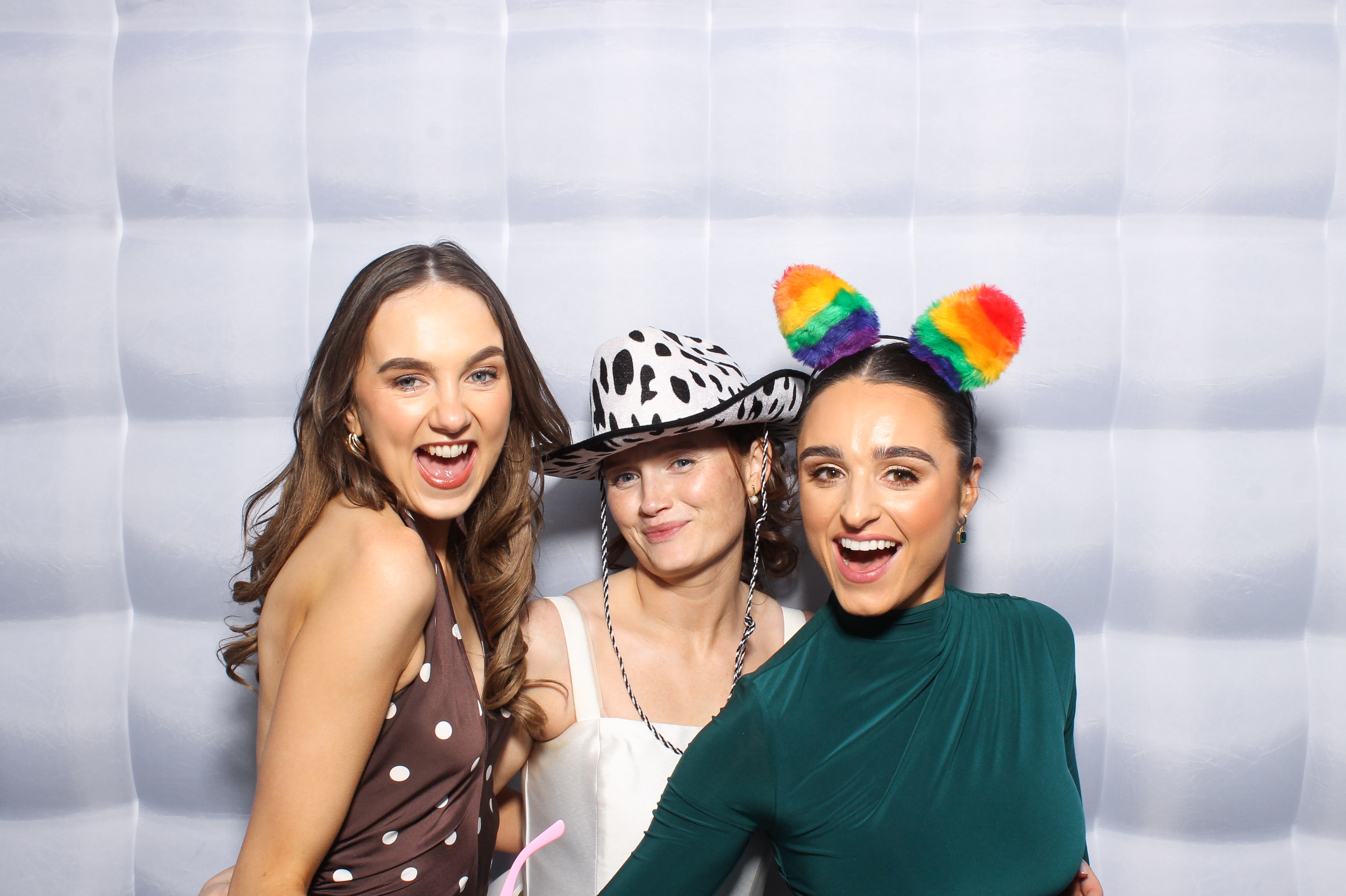 Collan & Meadb | View more photos from the event at gallery.snapmagic.ie/u/SnapMagic/Collan-Meadb