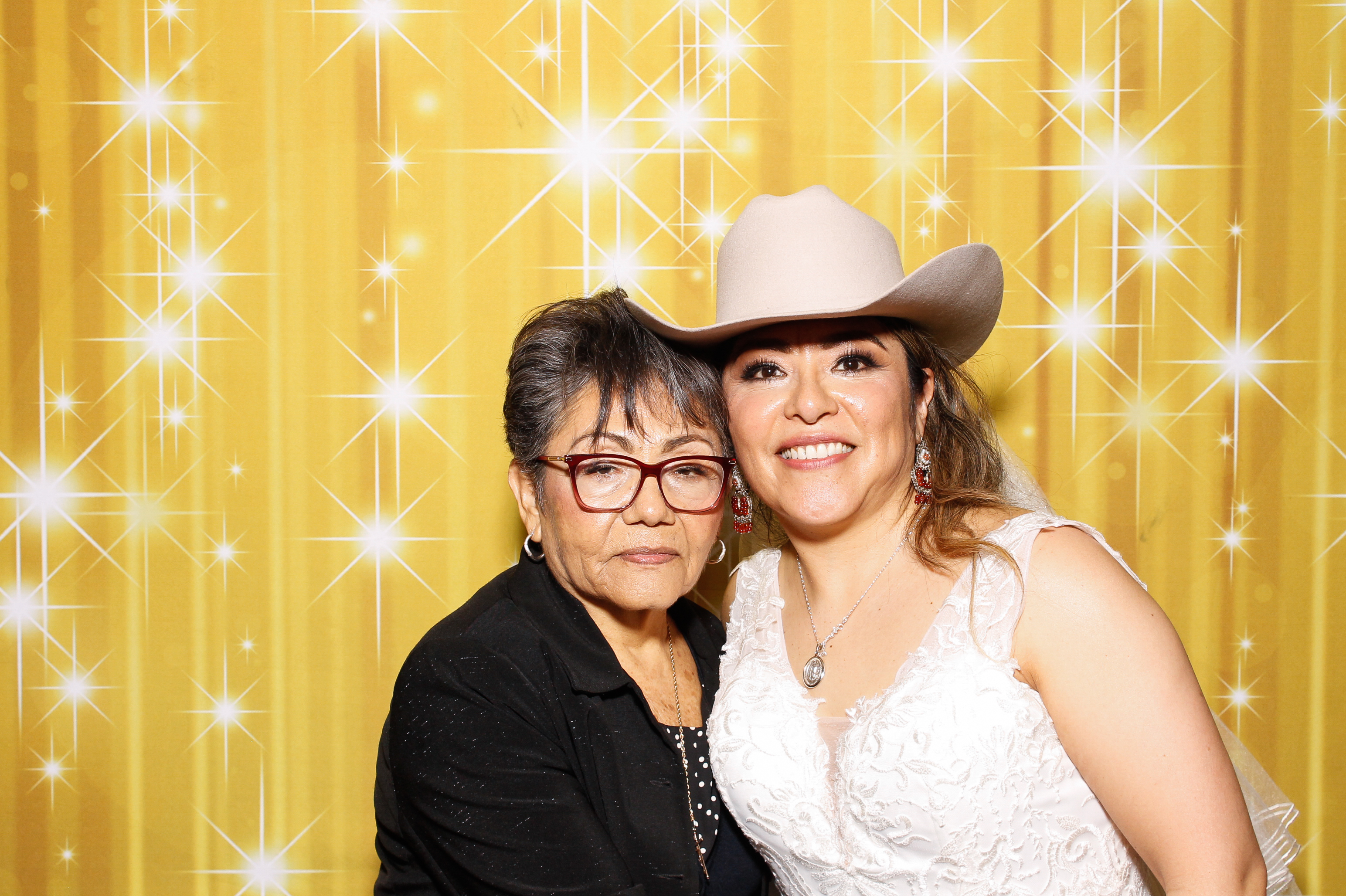 Diana & Keith | View more photos from the event at gallery.snapmagic.ie/u/SnapMagic/Diana-Keith