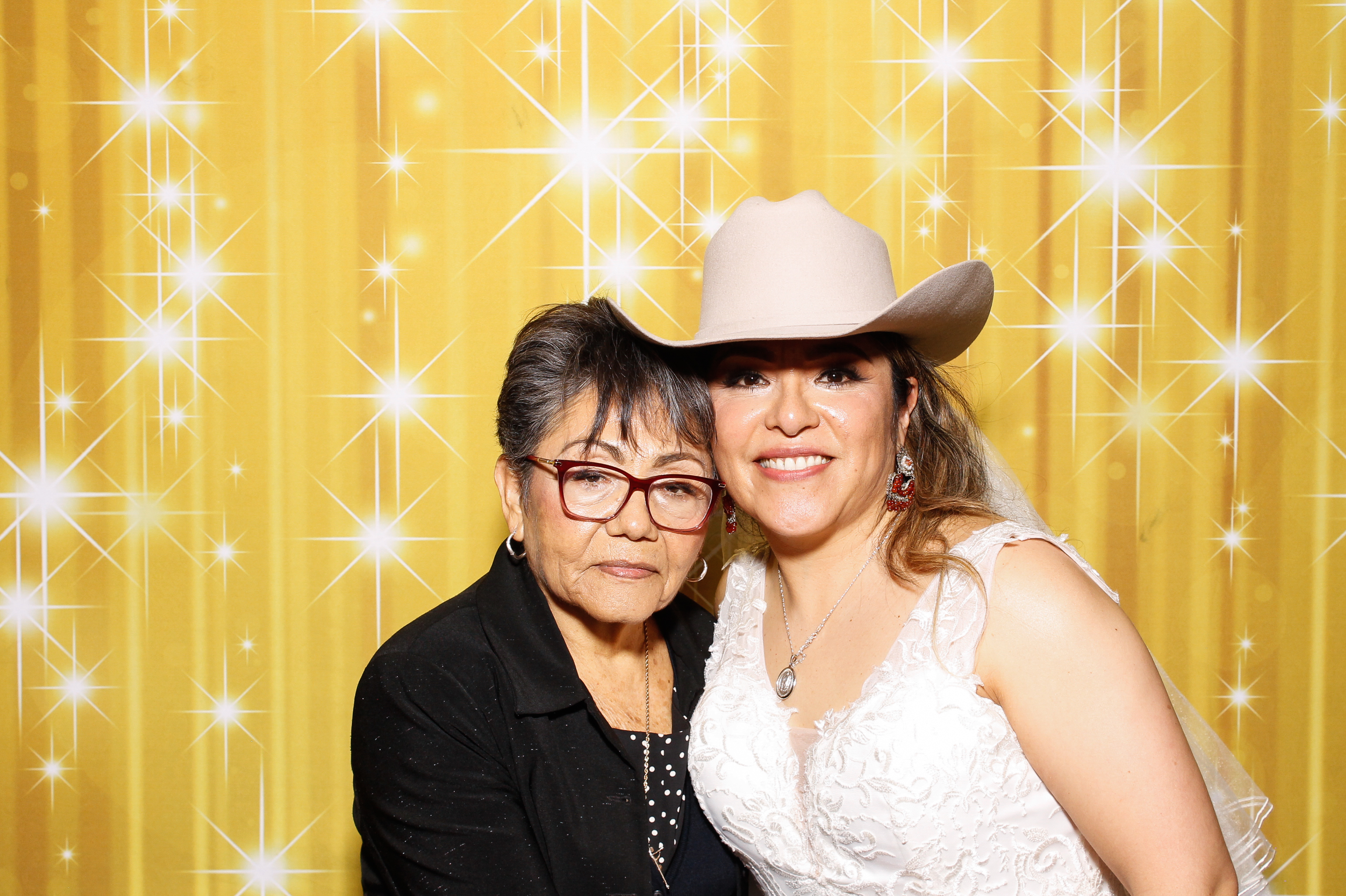 Diana & Keith | View more photos from the event at gallery.snapmagic.ie/u/SnapMagic/Diana-Keith