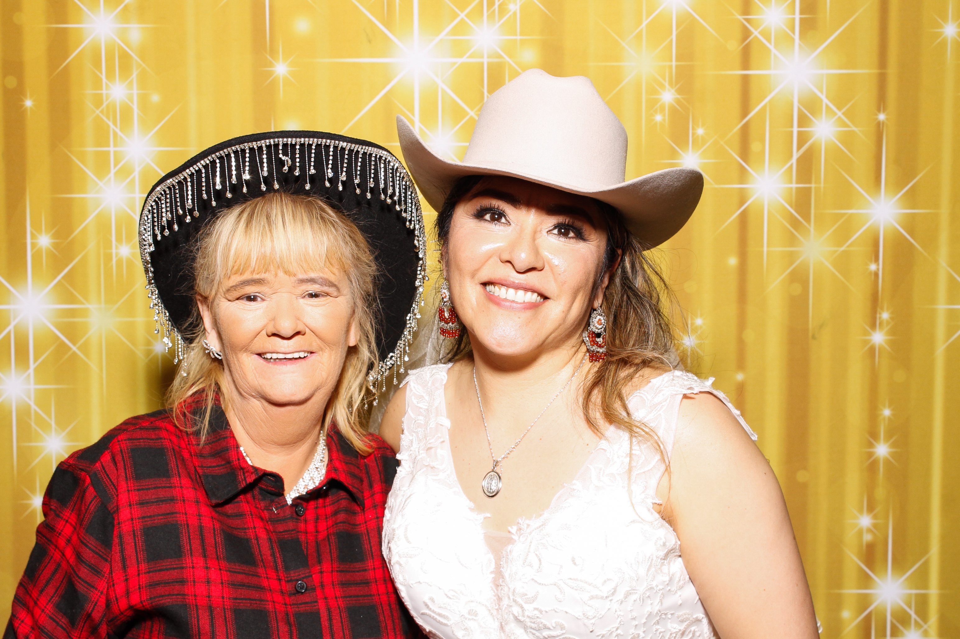 Diana & Keith | View more photos from the event at gallery.snapmagic.ie/u/SnapMagic/Diana-Keith