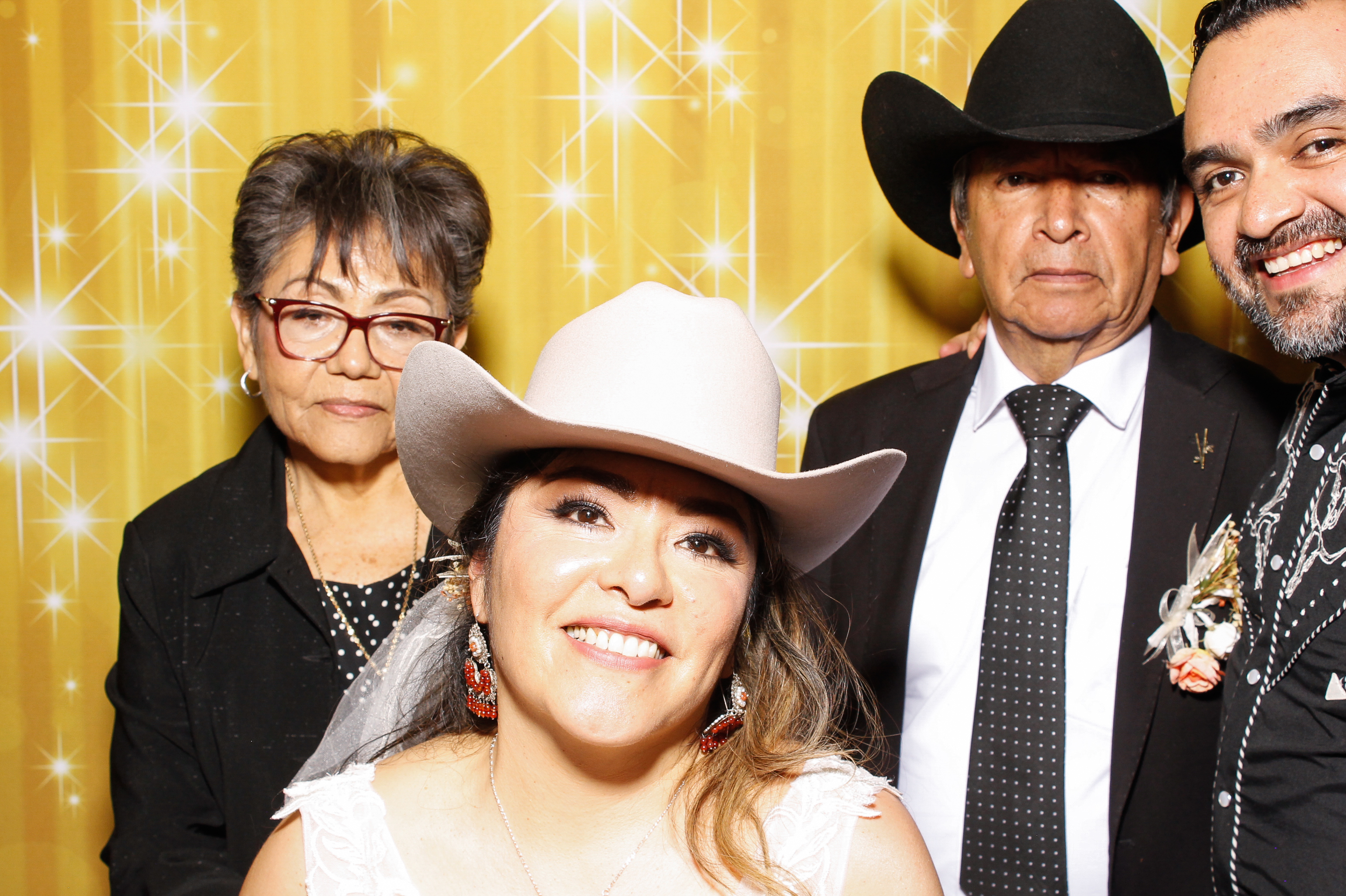 Diana & Keith | View more photos from the event at gallery.snapmagic.ie/u/SnapMagic/Diana-Keith