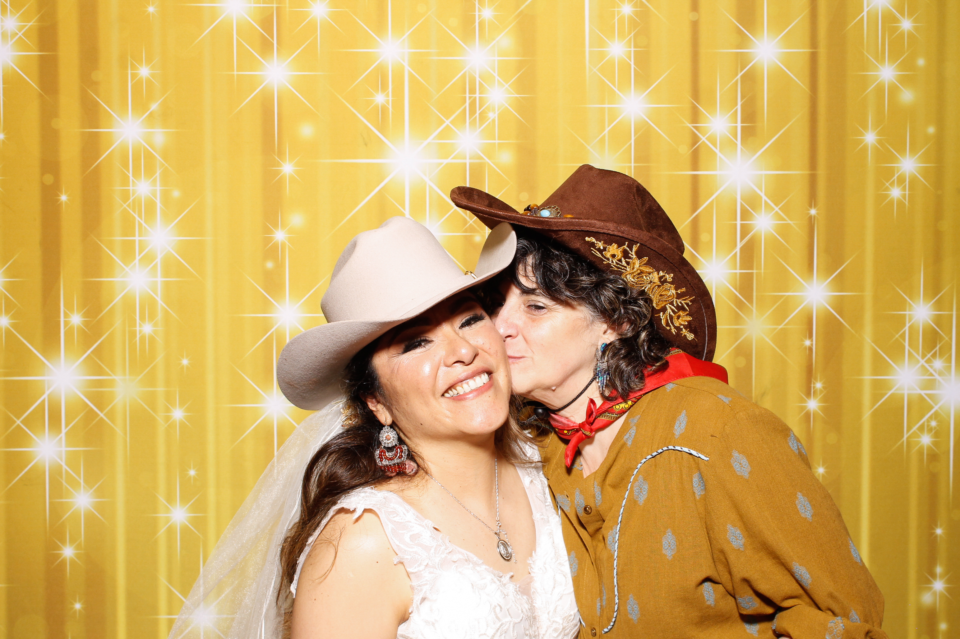 Diana & Keith | View more photos from the event at gallery.snapmagic.ie/u/SnapMagic/Diana-Keith