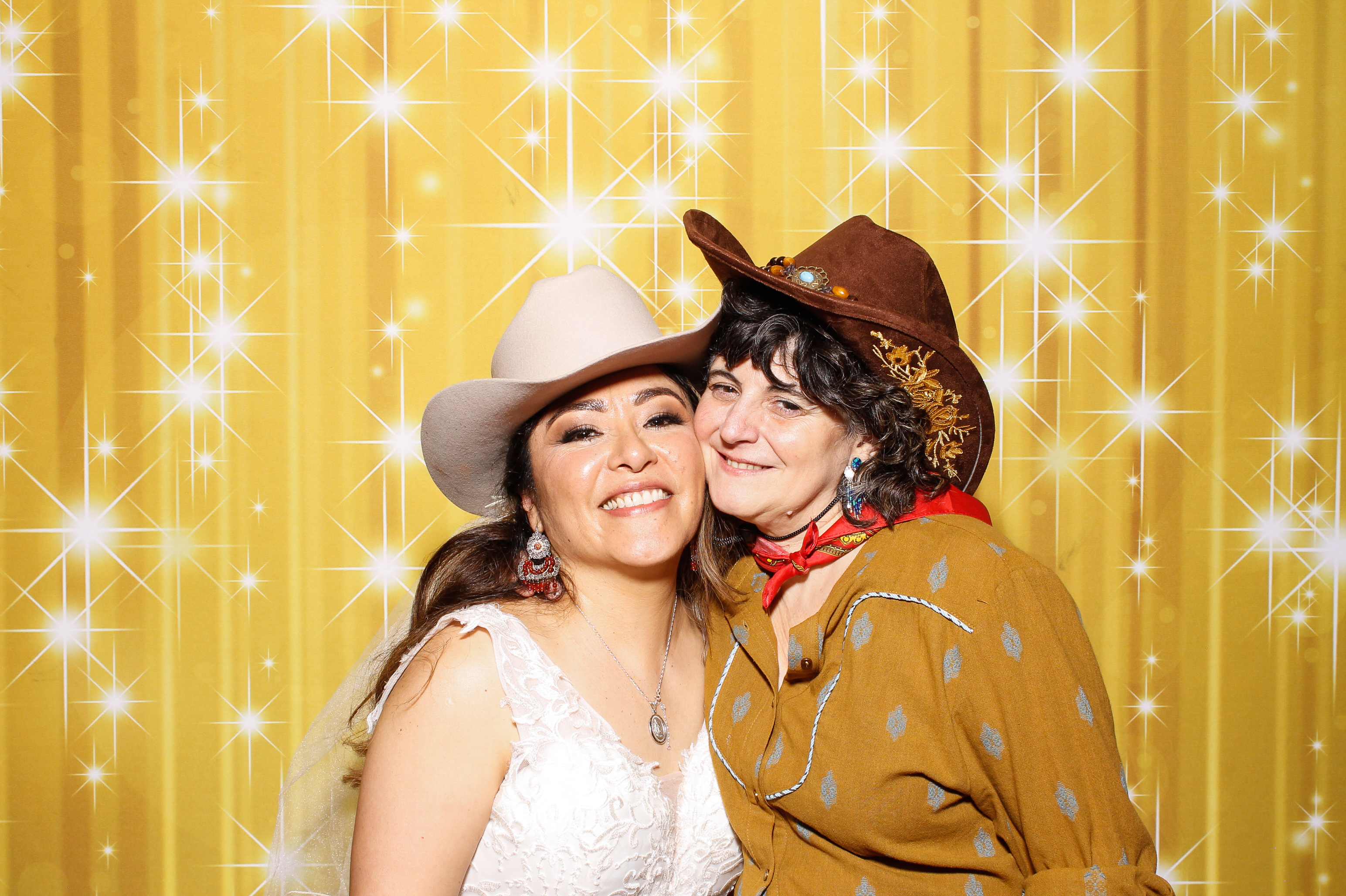 Diana & Keith | View more photos from the event at gallery.snapmagic.ie/u/SnapMagic/Diana-Keith