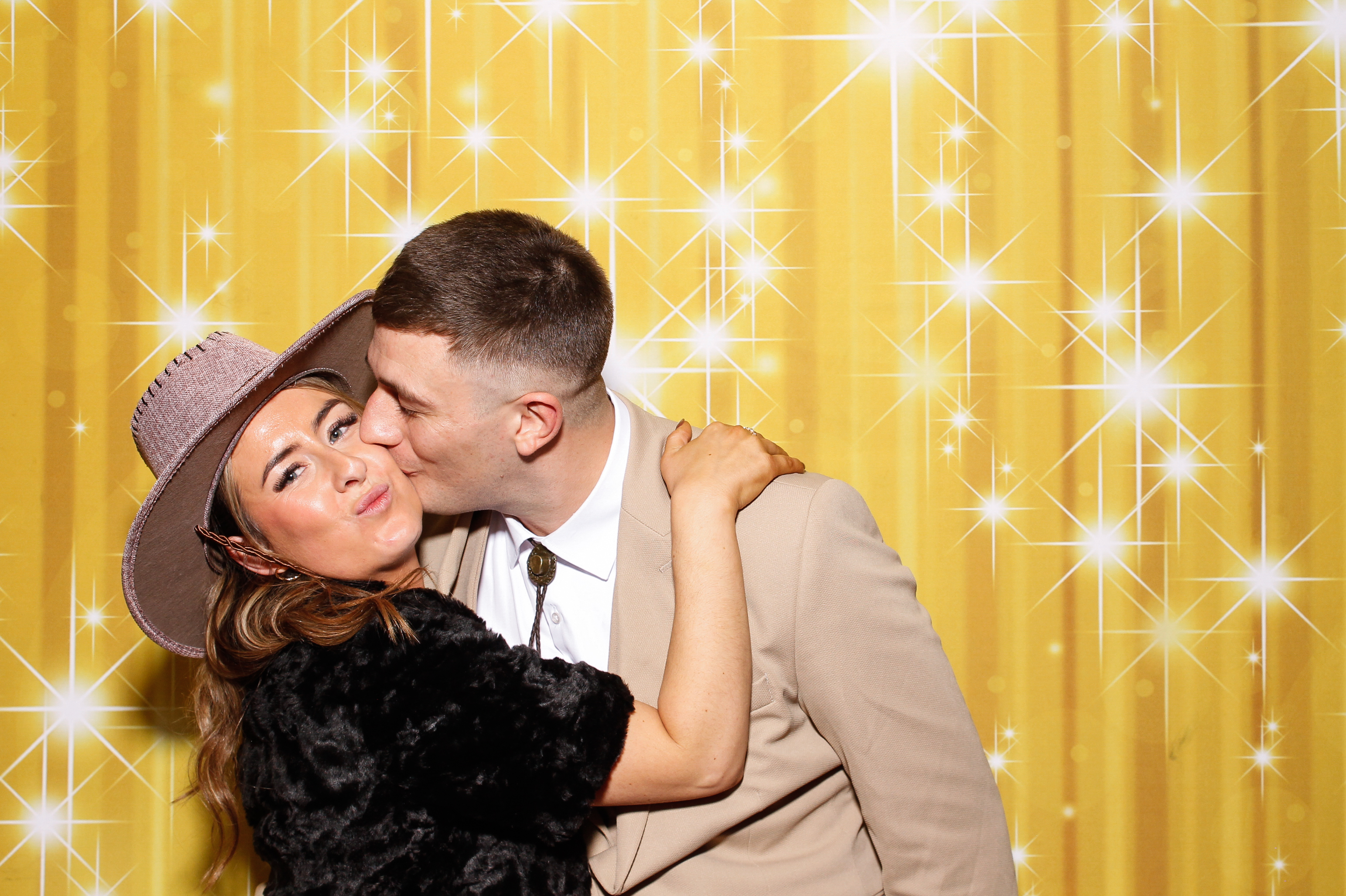 Diana & Keith | View more photos from the event at gallery.snapmagic.ie/u/SnapMagic/Diana-Keith