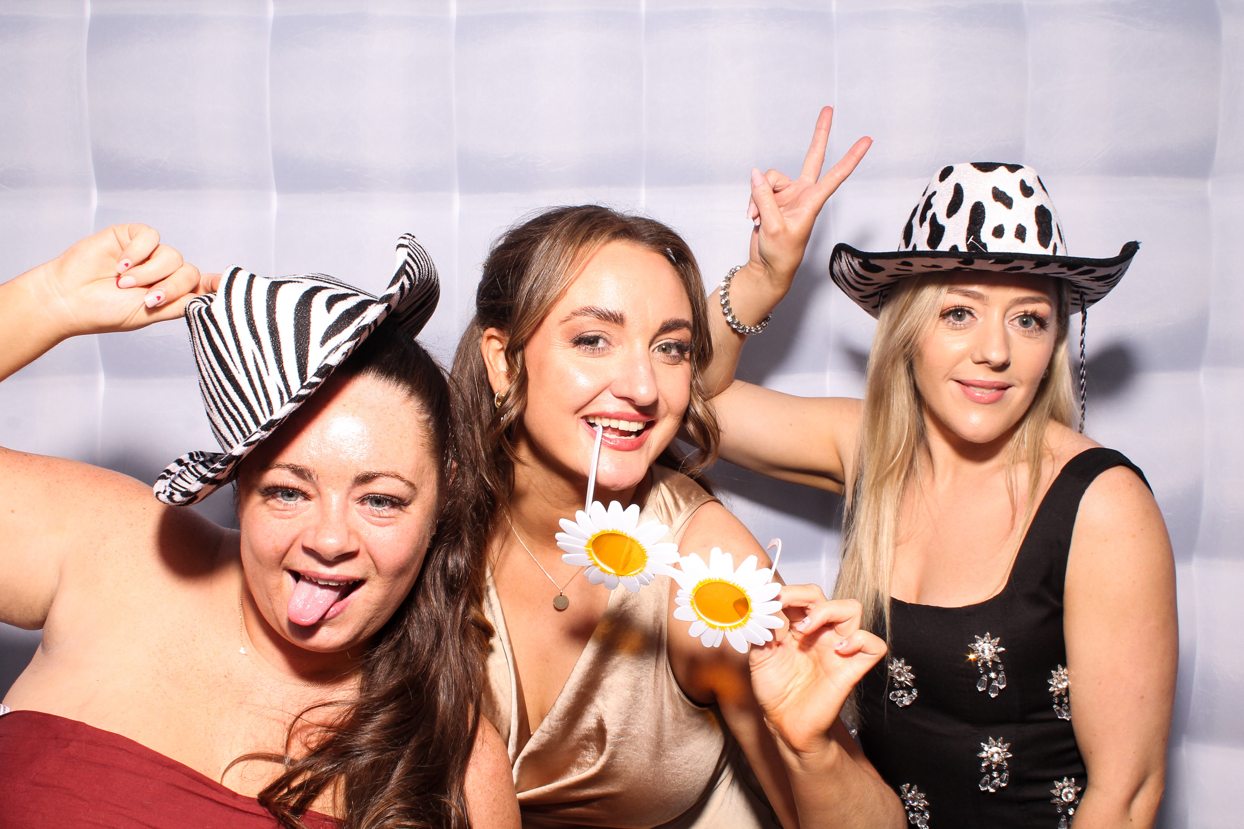 Ellen & Dave | View more photos from the event at gallery.snapmagic.ie/u/SnapMagic/Ellen-Dave