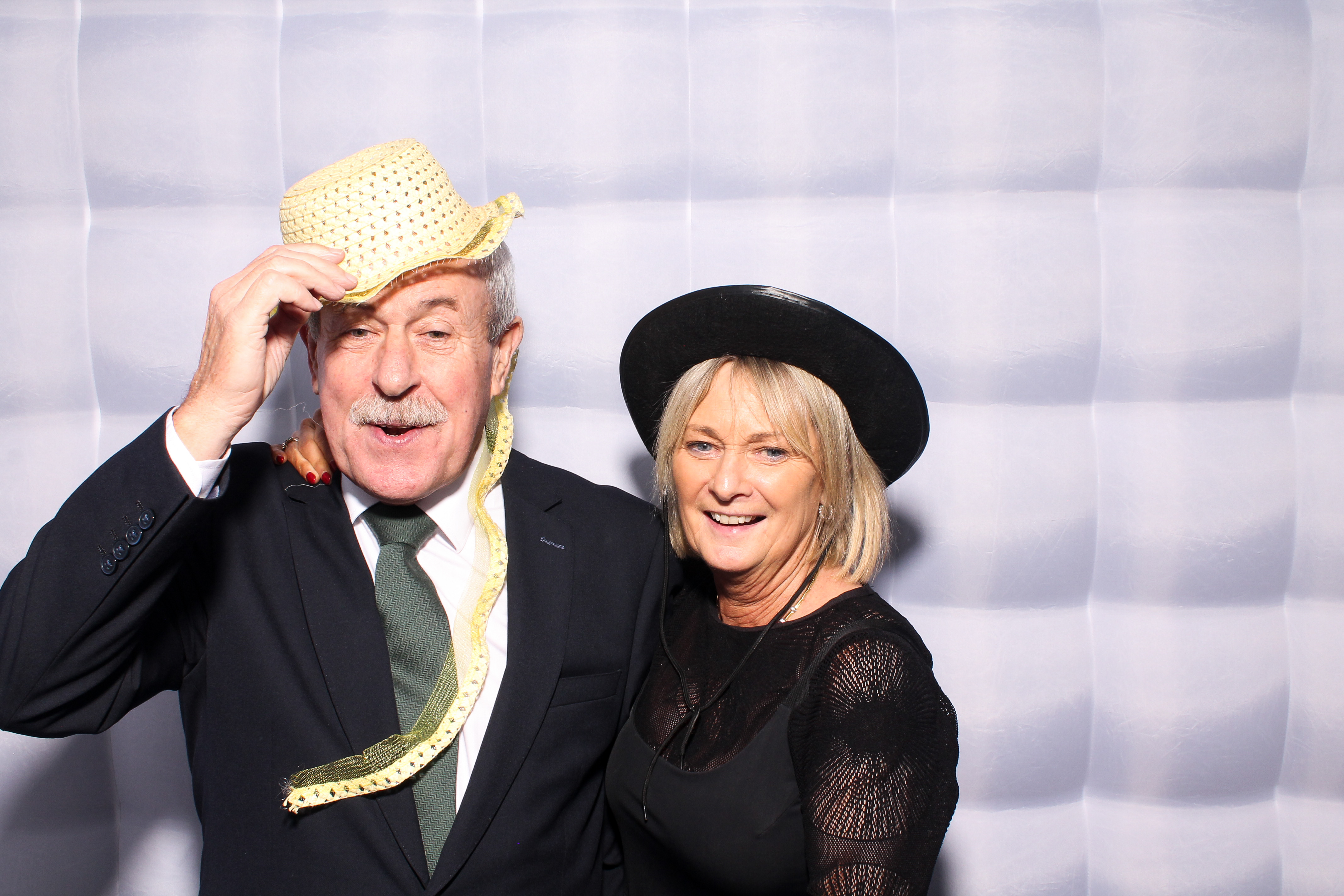 Ellen & Dave | View more photos from the event at gallery.snapmagic.ie/u/SnapMagic/Ellen-Dave