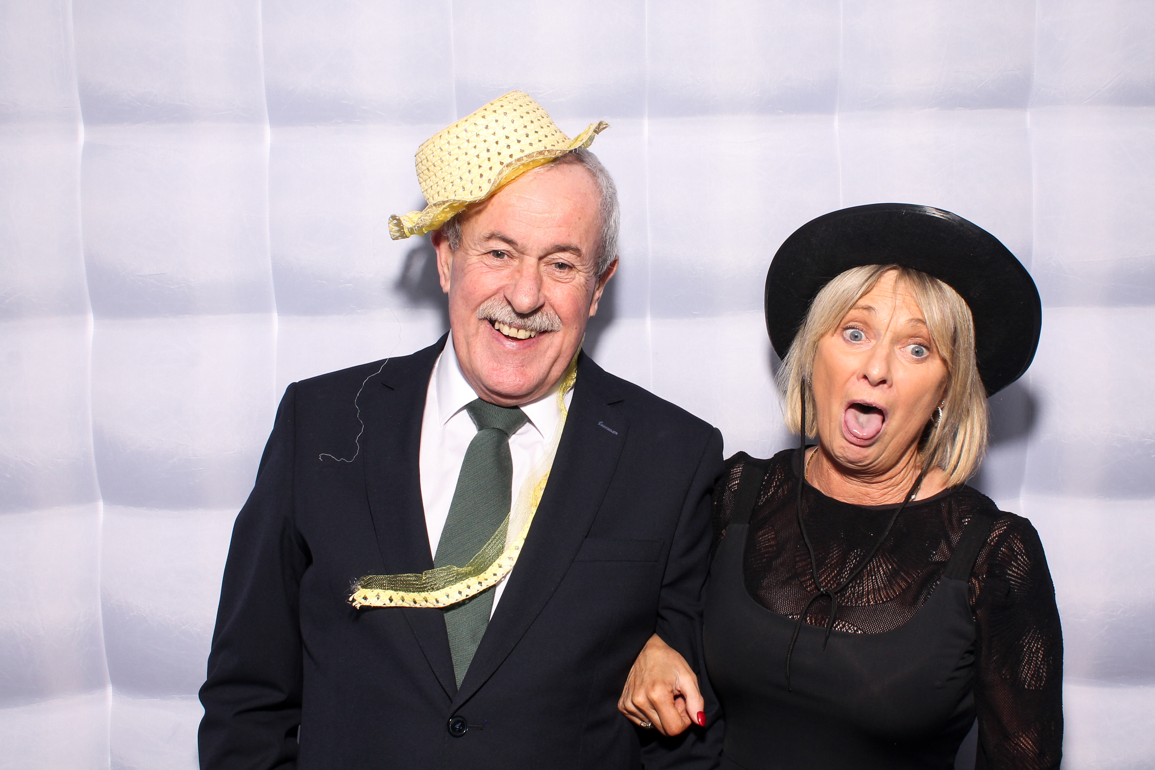 Ellen & Dave | View more photos from the event at gallery.snapmagic.ie/u/SnapMagic/Ellen-Dave