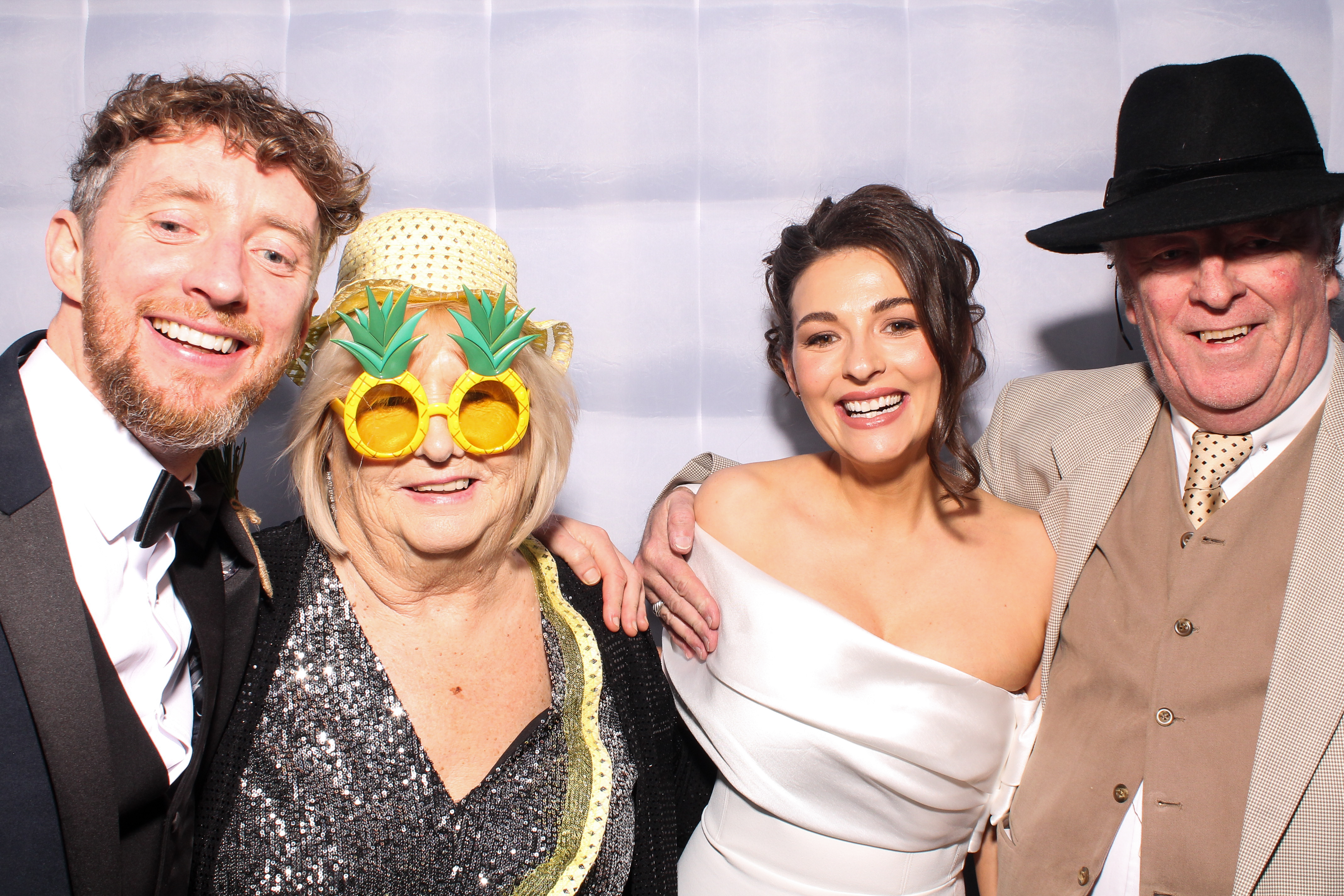 Ellen & Dave | View more photos from the event at gallery.snapmagic.ie/u/SnapMagic/Ellen-Dave