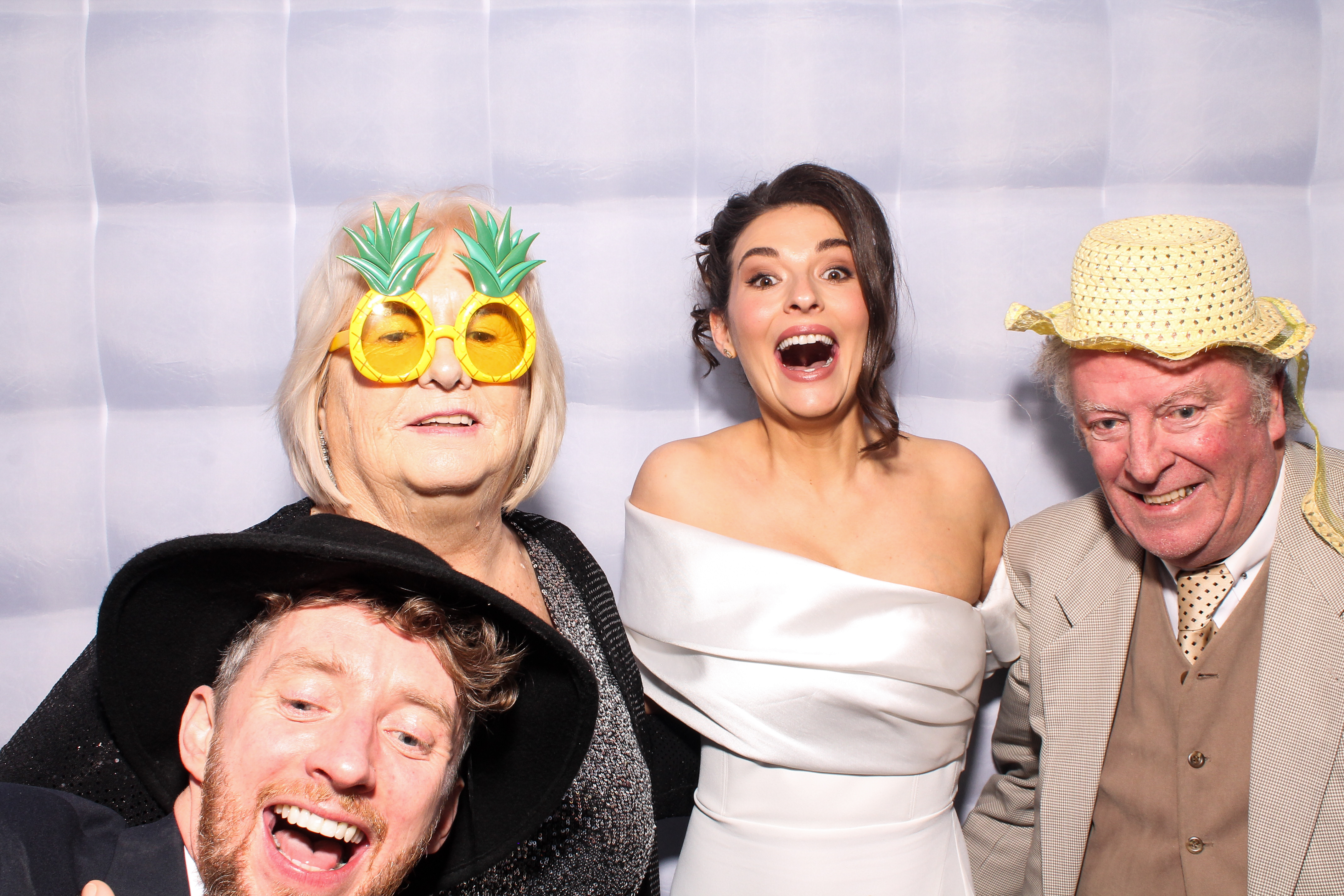 Ellen & Dave | View more photos from the event at gallery.snapmagic.ie/u/SnapMagic/Ellen-Dave