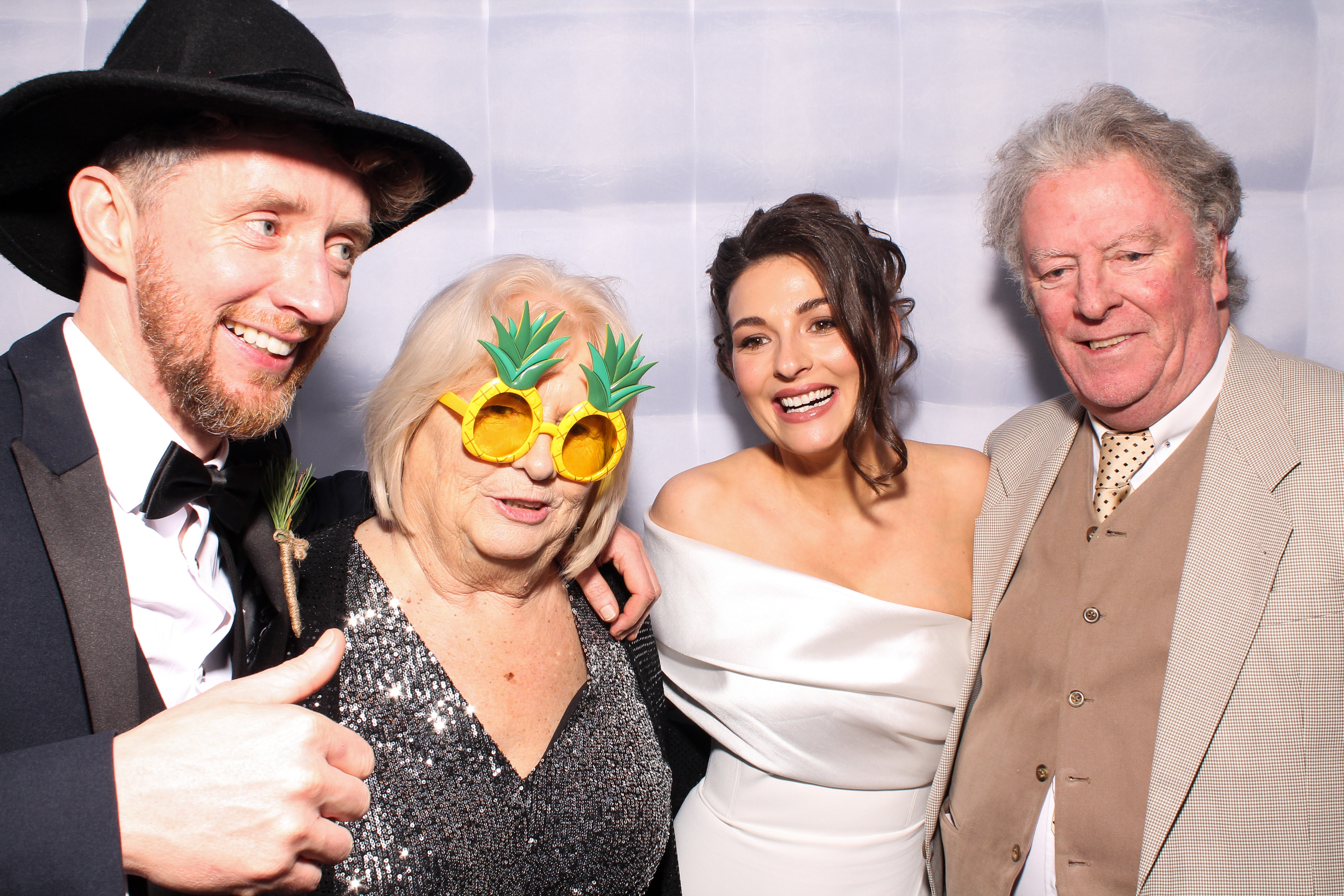 Ellen & Dave | View more photos from the event at gallery.snapmagic.ie/u/SnapMagic/Ellen-Dave