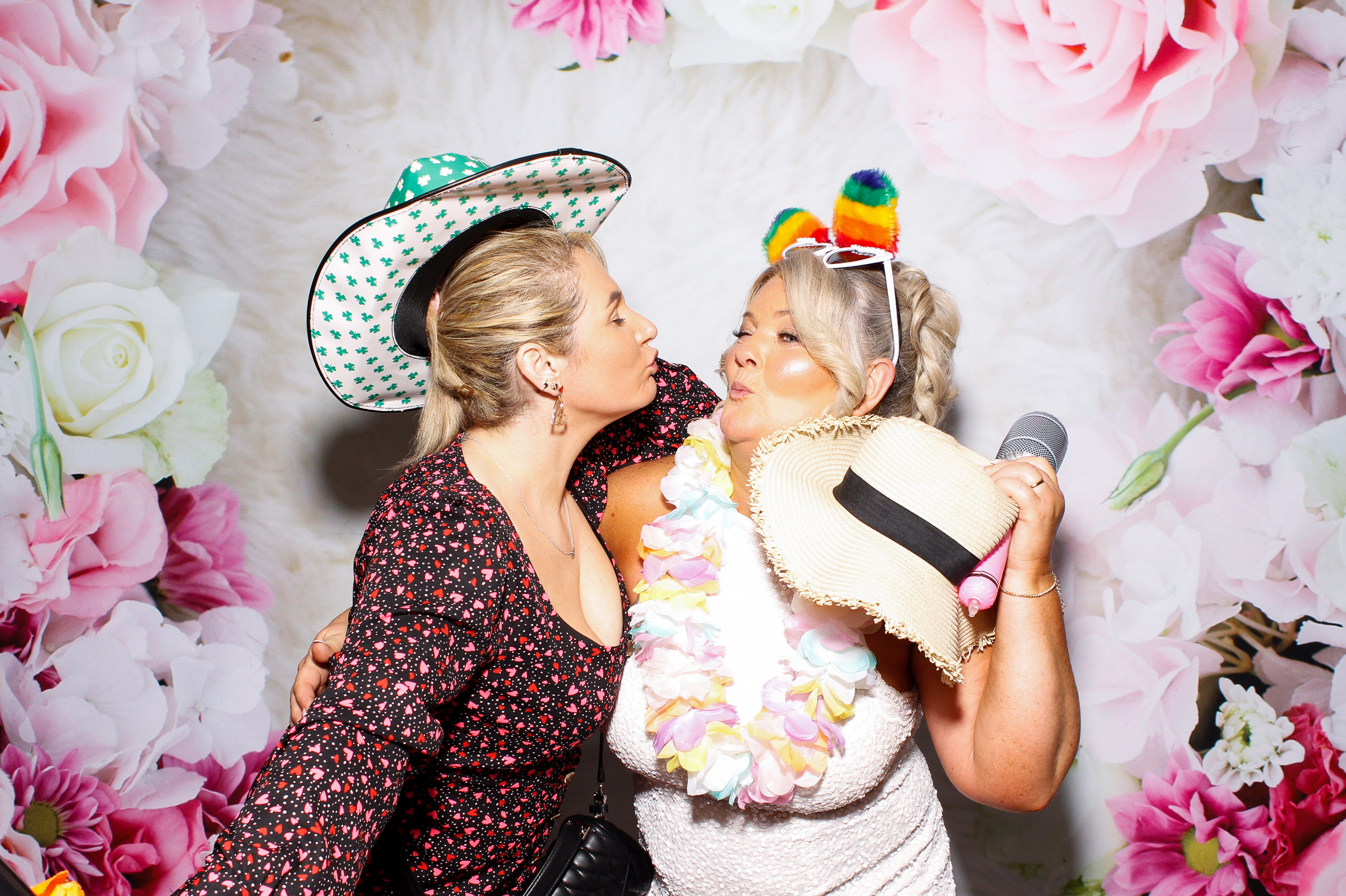 Kathryn & Shane | View more photos from the event at gallery.snapmagic.ie/u/SnapMagic/Kathryn-Shane