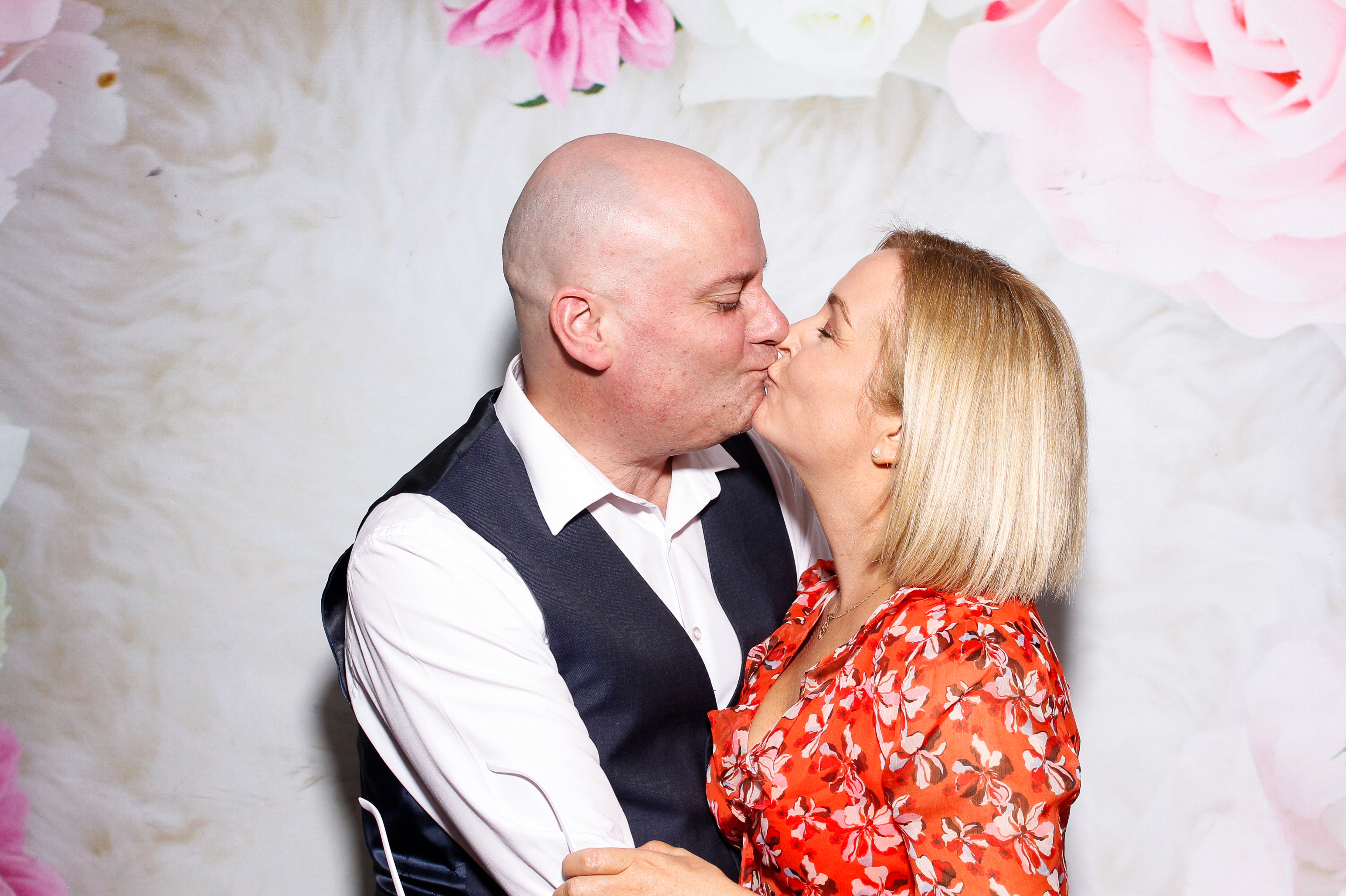 Kathryn & Shane | View more photos from the event at gallery.snapmagic.ie/u/SnapMagic/Kathryn-Shane