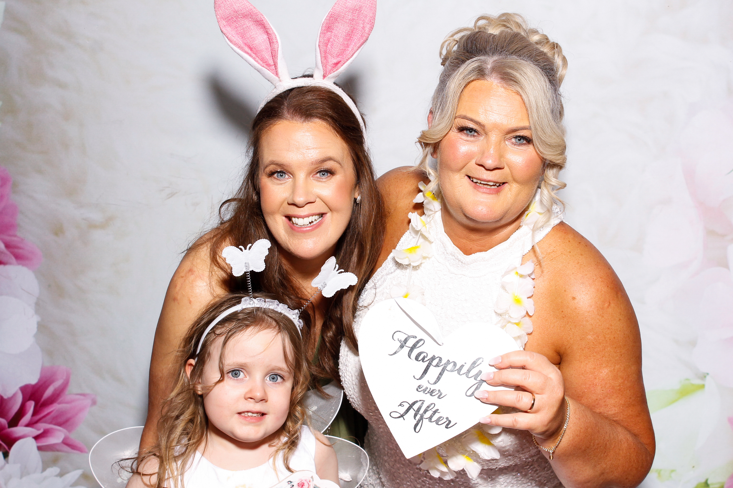 Kathryn & Shane | View more photos from the event at gallery.snapmagic.ie/u/SnapMagic/Kathryn-Shane