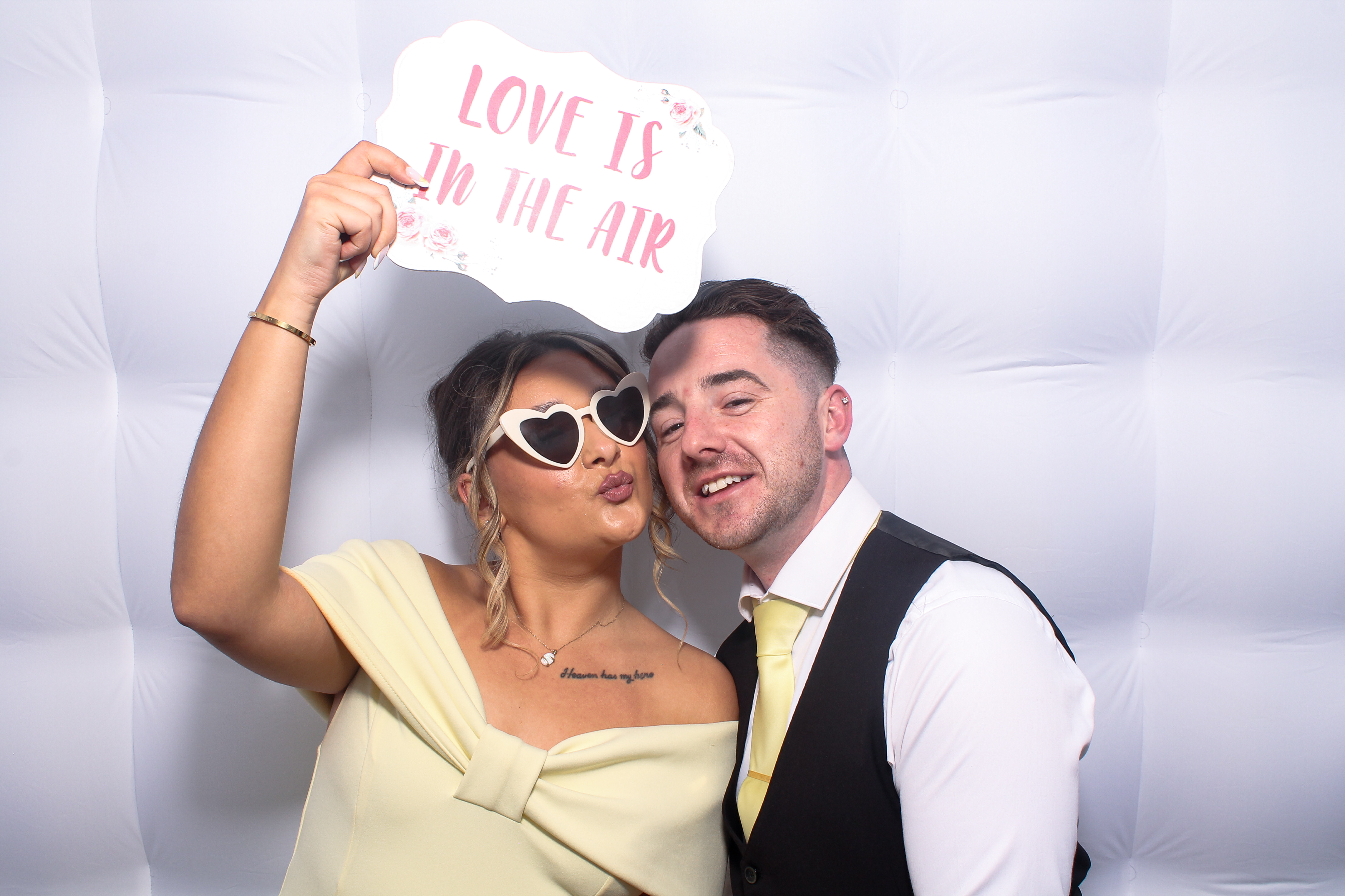 Kieran & Cassandra | View more photos from the event at gallery.snapmagic.ie/u/SnapMagic/Kieran-Cassandra