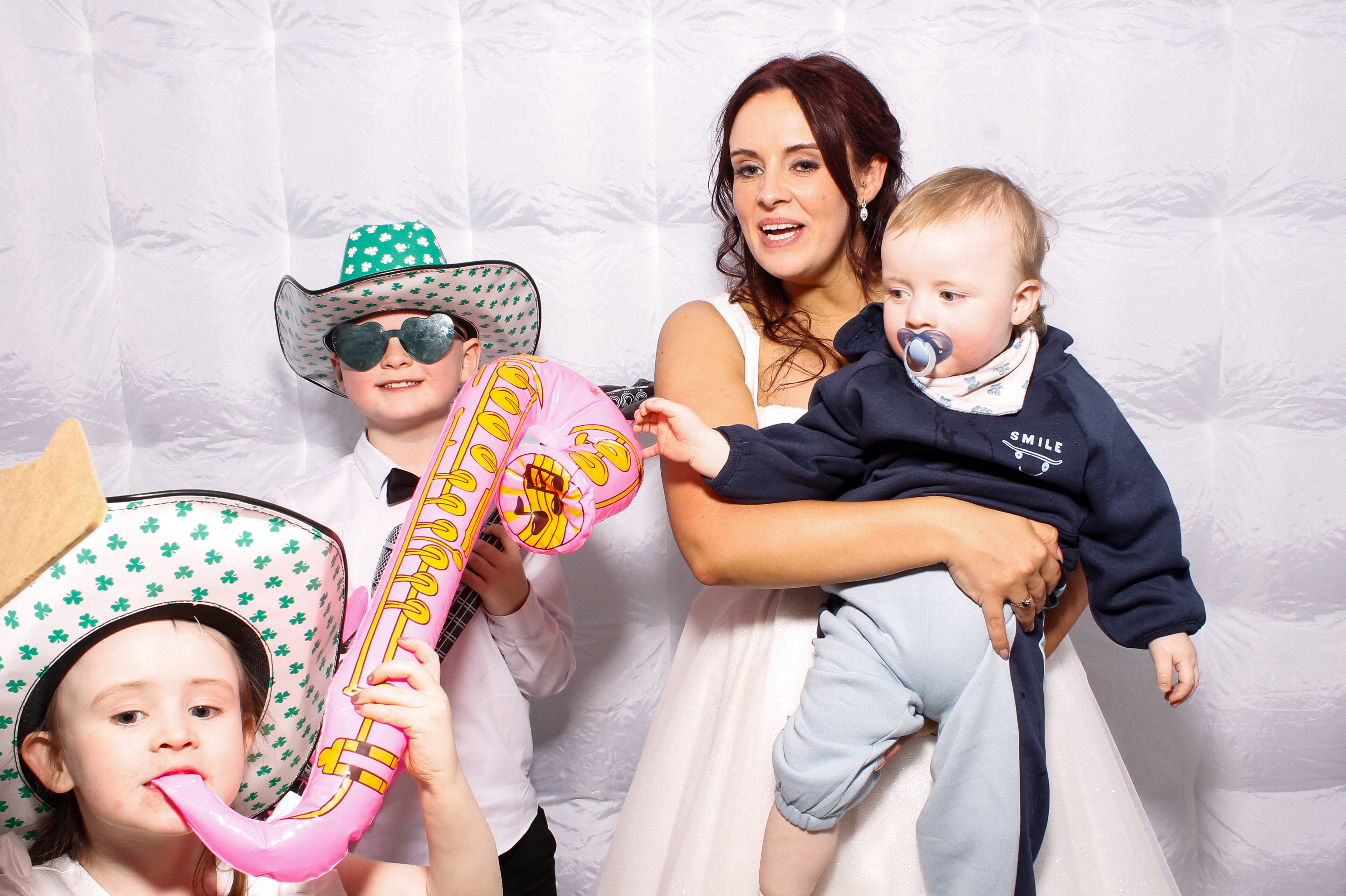 Linda & James | View more photos from the event at gallery.snapmagic.ie/u/SnapMagic/Linda-James