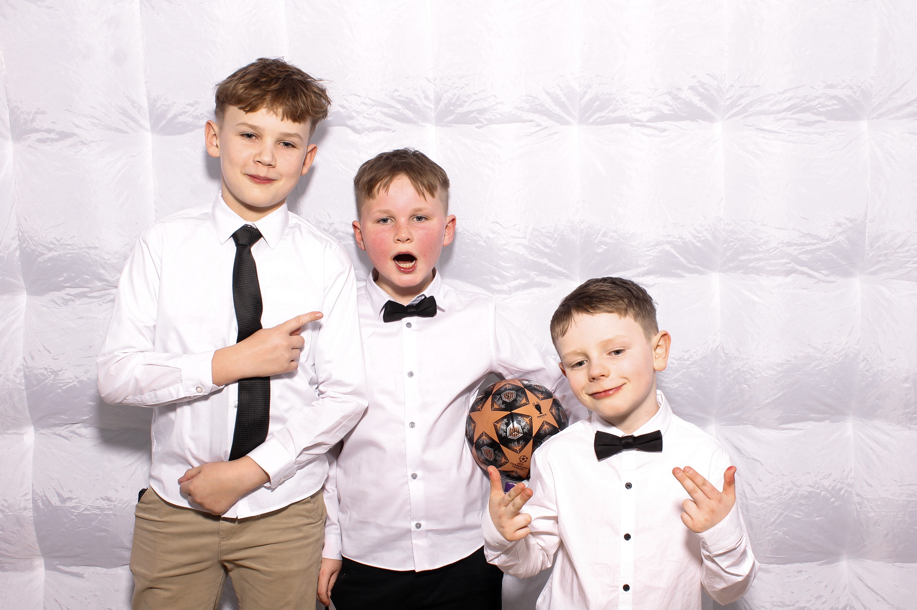 Linda & James | View more photos from the event at gallery.snapmagic.ie/u/SnapMagic/Linda-James