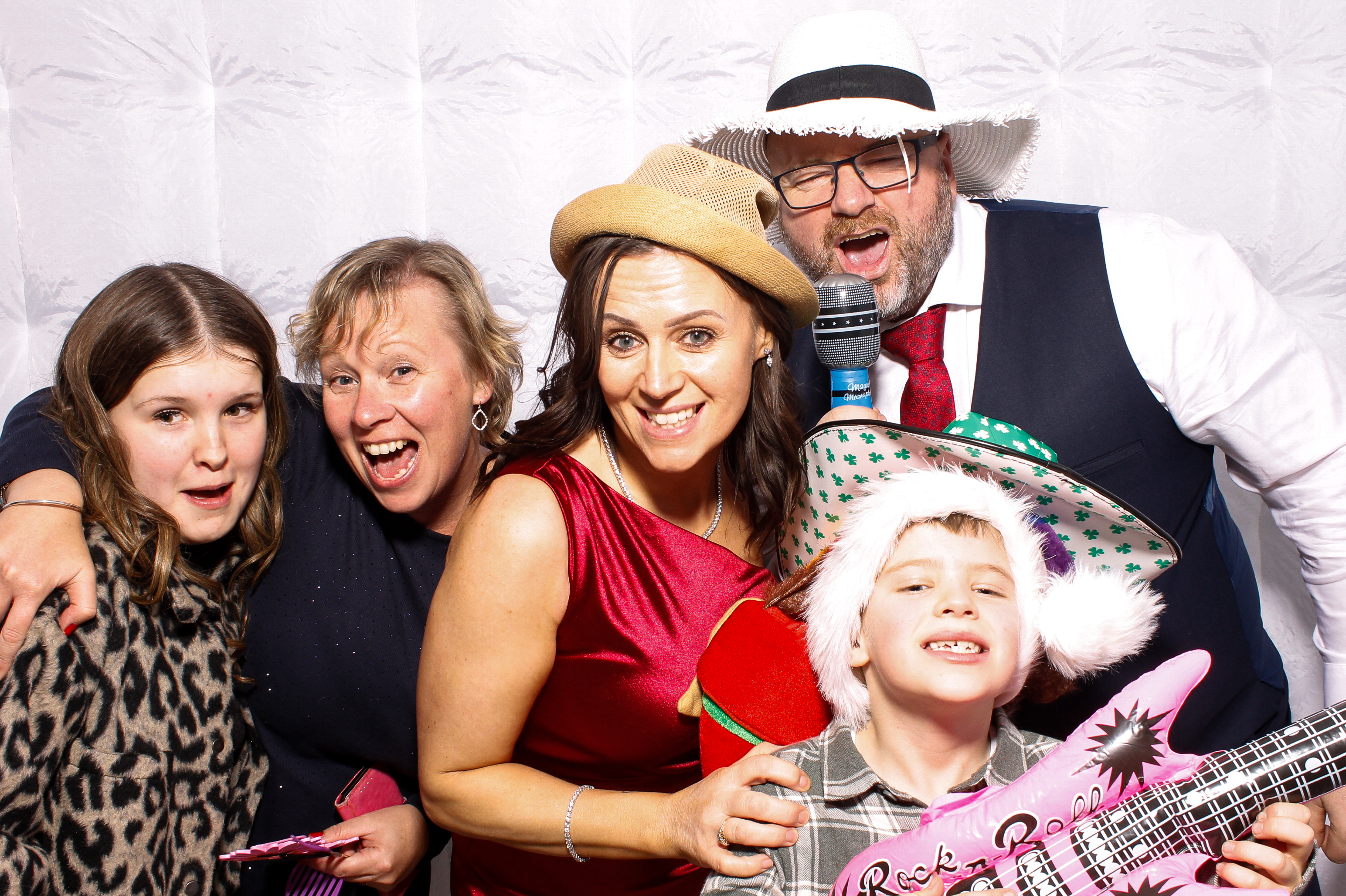 Linda & James | View more photos from the event at gallery.snapmagic.ie/u/SnapMagic/Linda-James