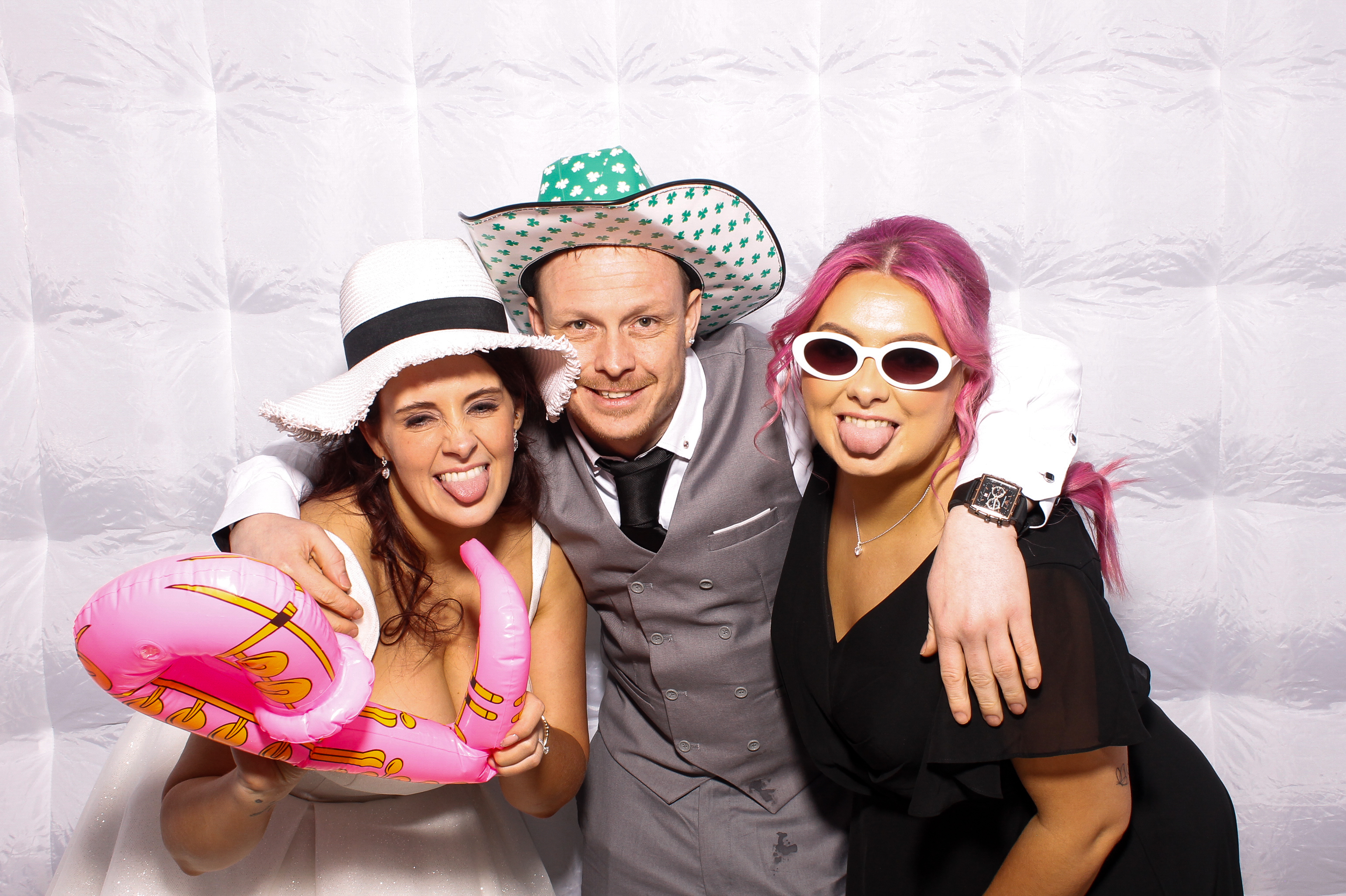 Linda & James | View more photos from the event at gallery.snapmagic.ie/u/SnapMagic/Linda-James