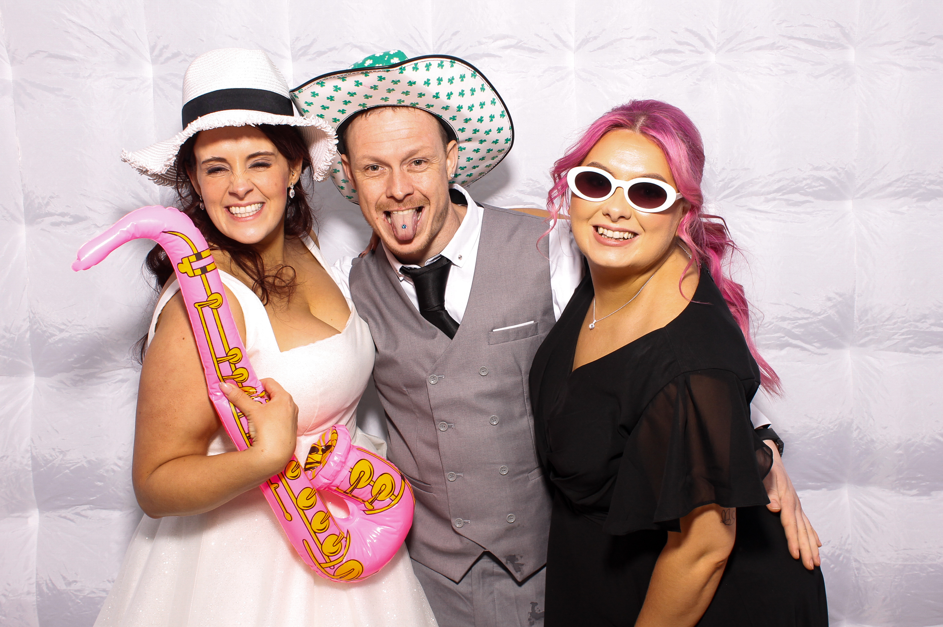 Linda & James | View more photos from the event at gallery.snapmagic.ie/u/SnapMagic/Linda-James