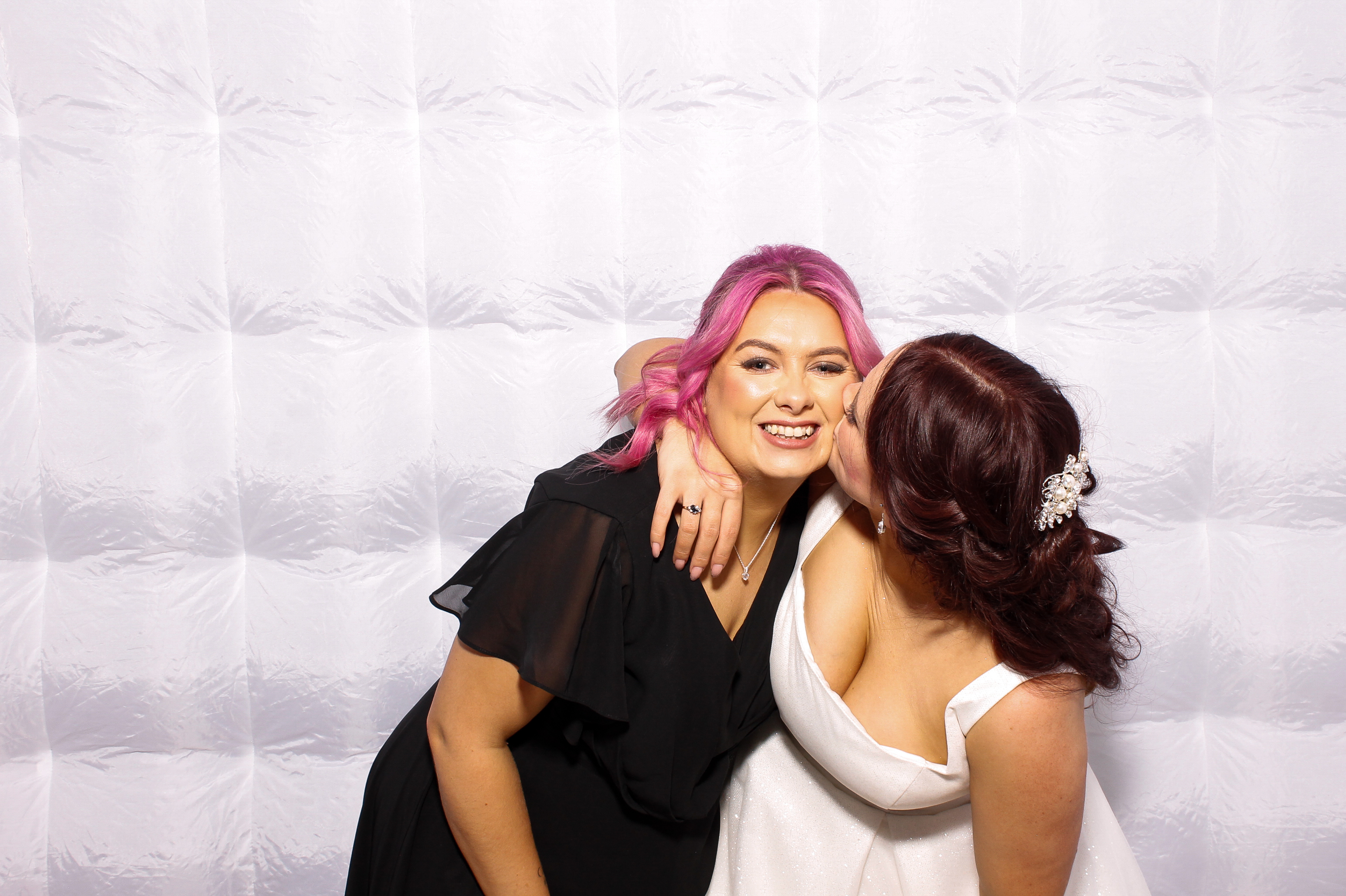 Linda & James | View more photos from the event at gallery.snapmagic.ie/u/SnapMagic/Linda-James