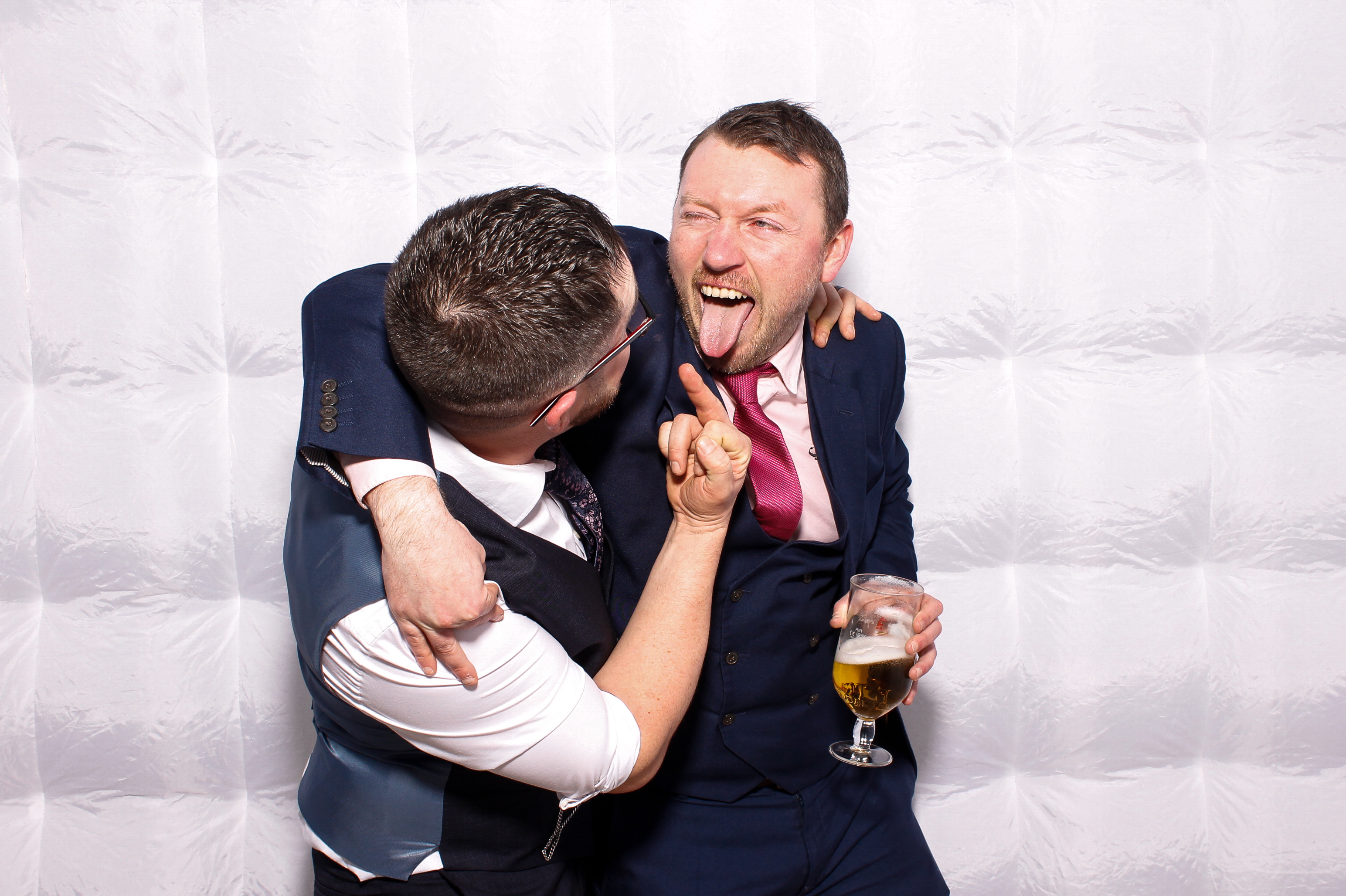 Linda & James | View more photos from the event at gallery.snapmagic.ie/u/SnapMagic/Linda-James