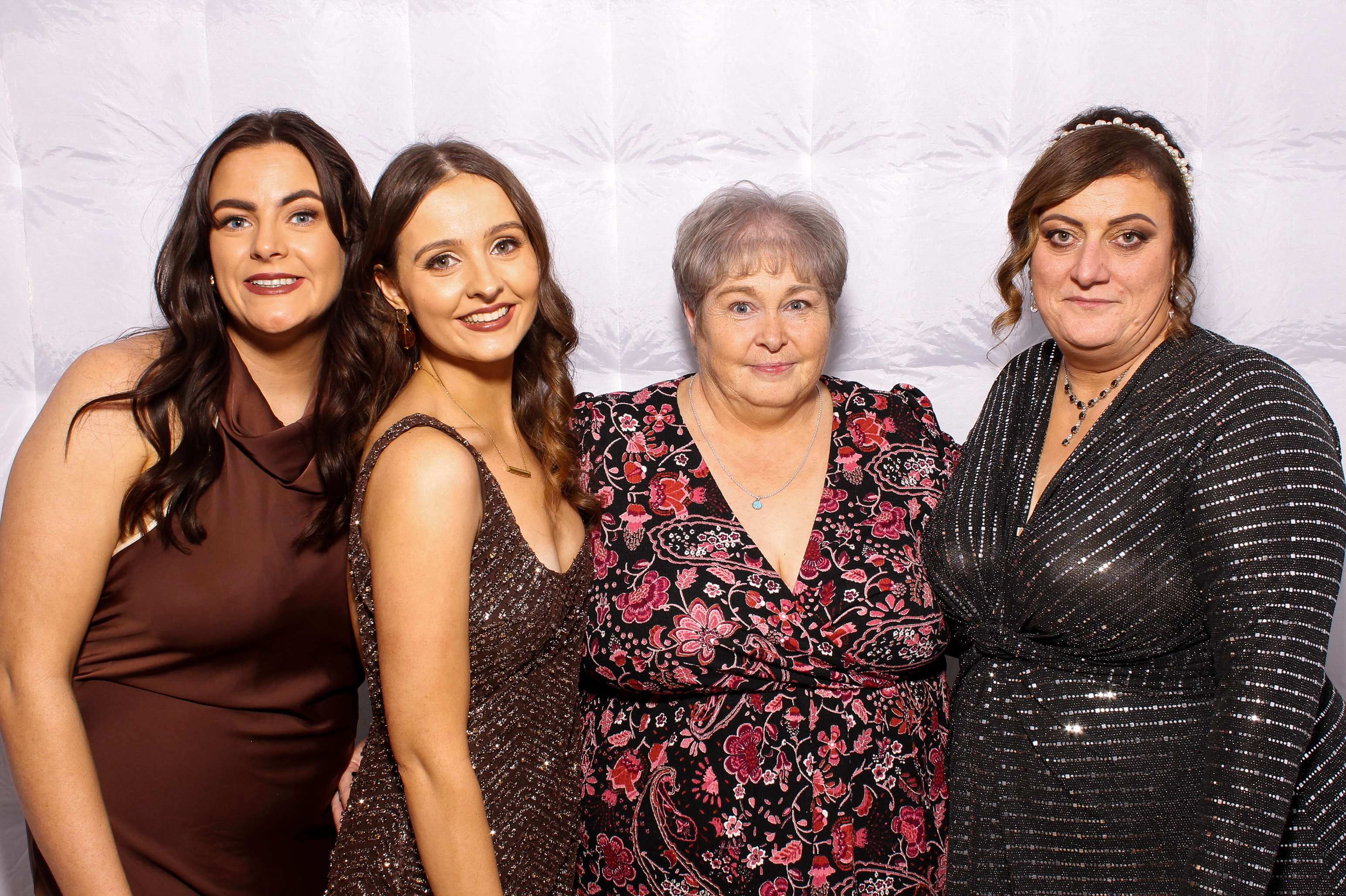 Linda & James | View more photos from the event at gallery.snapmagic.ie/u/SnapMagic/Linda-James