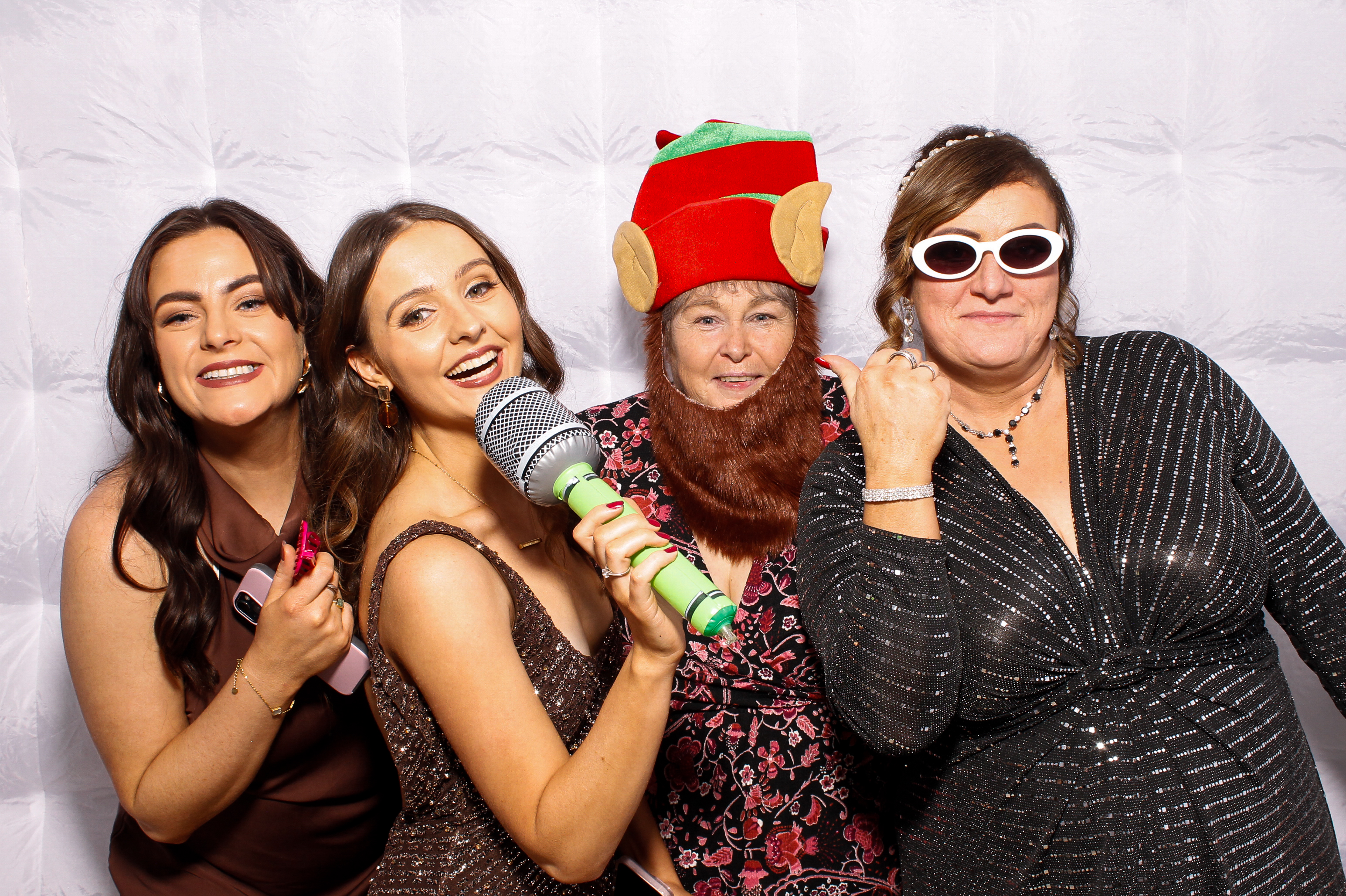 Linda & James | View more photos from the event at gallery.snapmagic.ie/u/SnapMagic/Linda-James