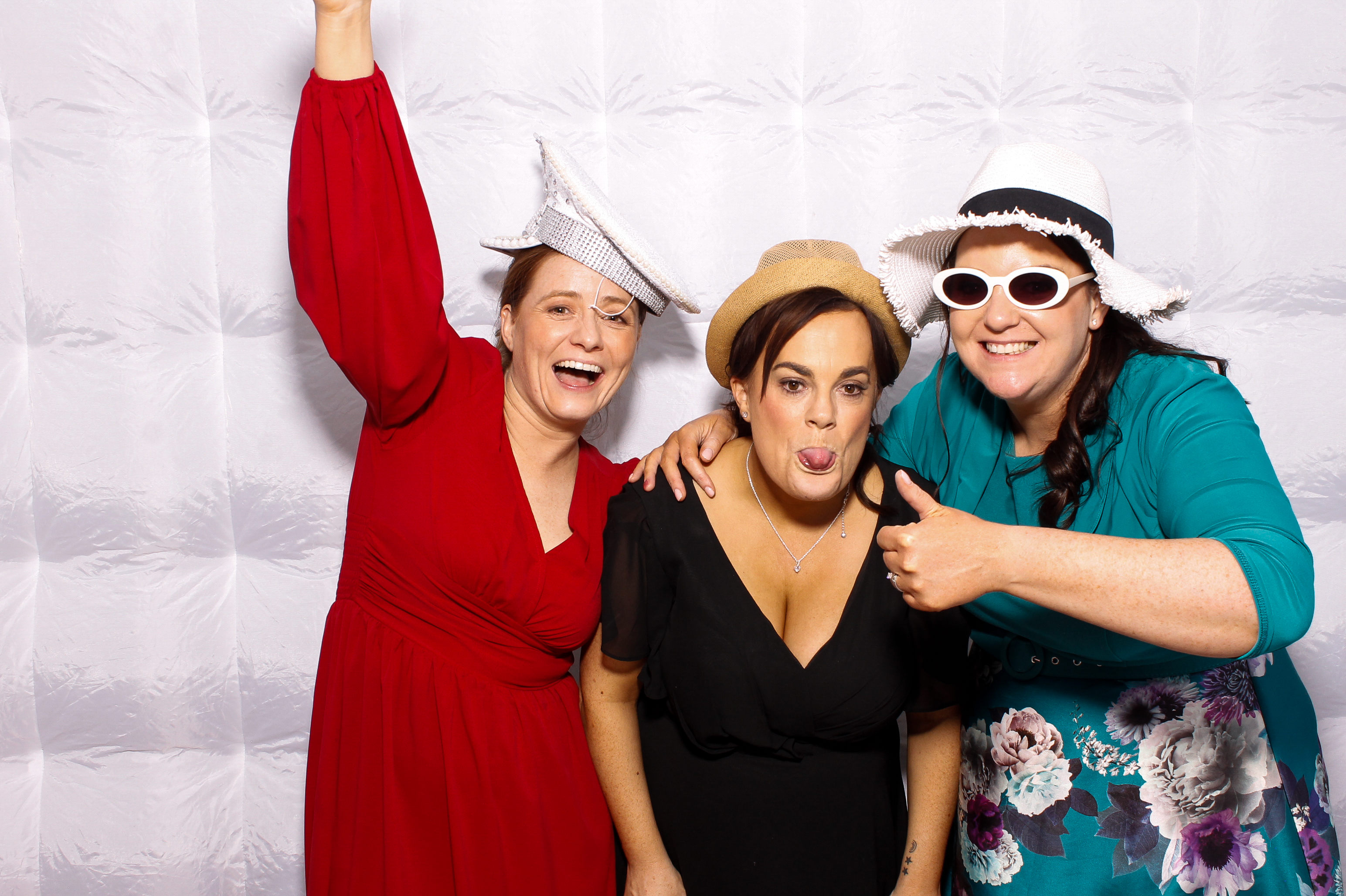 Linda & James | View more photos from the event at gallery.snapmagic.ie/u/SnapMagic/Linda-James