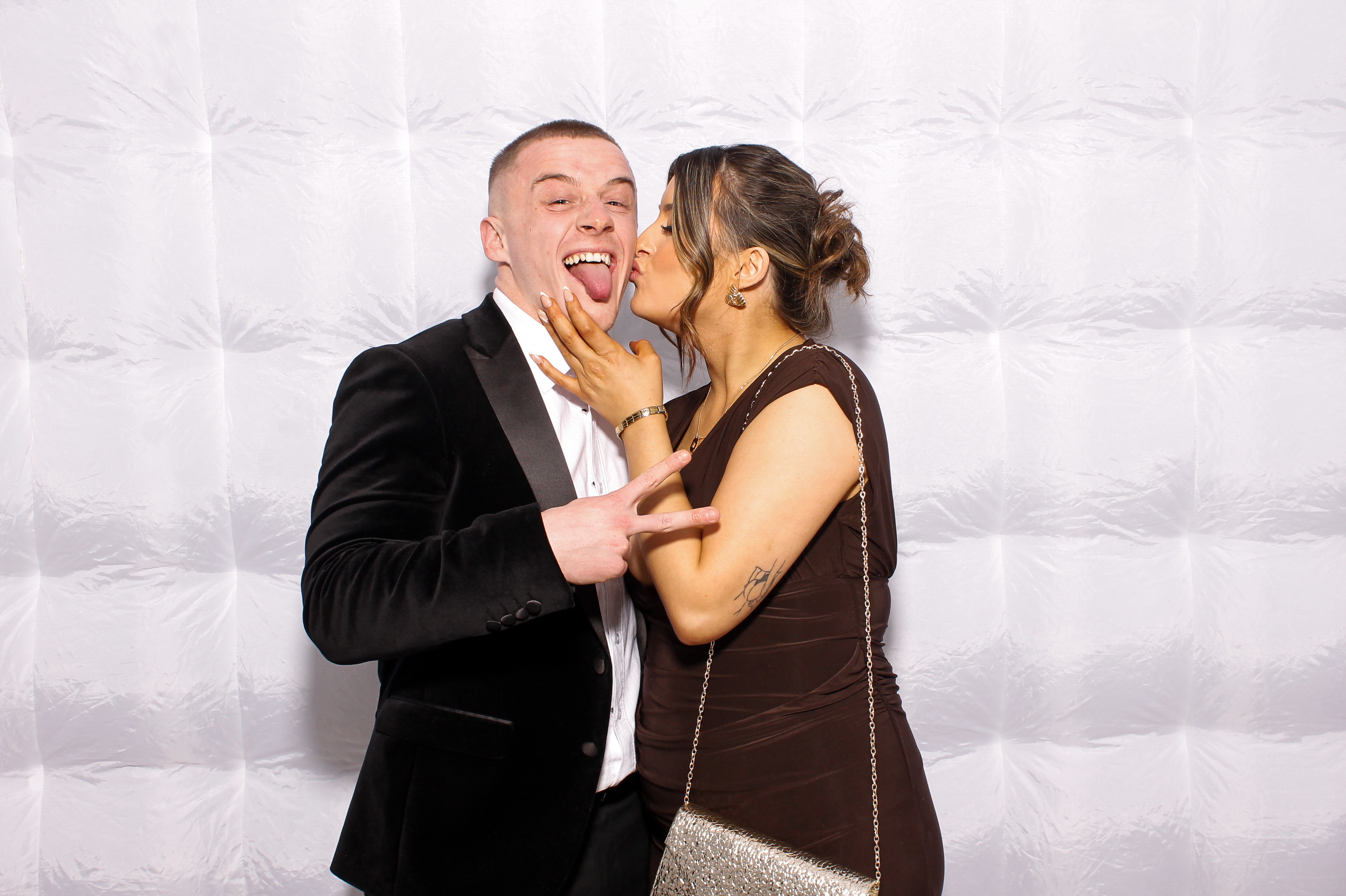 Linda & James | View more photos from the event at gallery.snapmagic.ie/u/SnapMagic/Linda-James