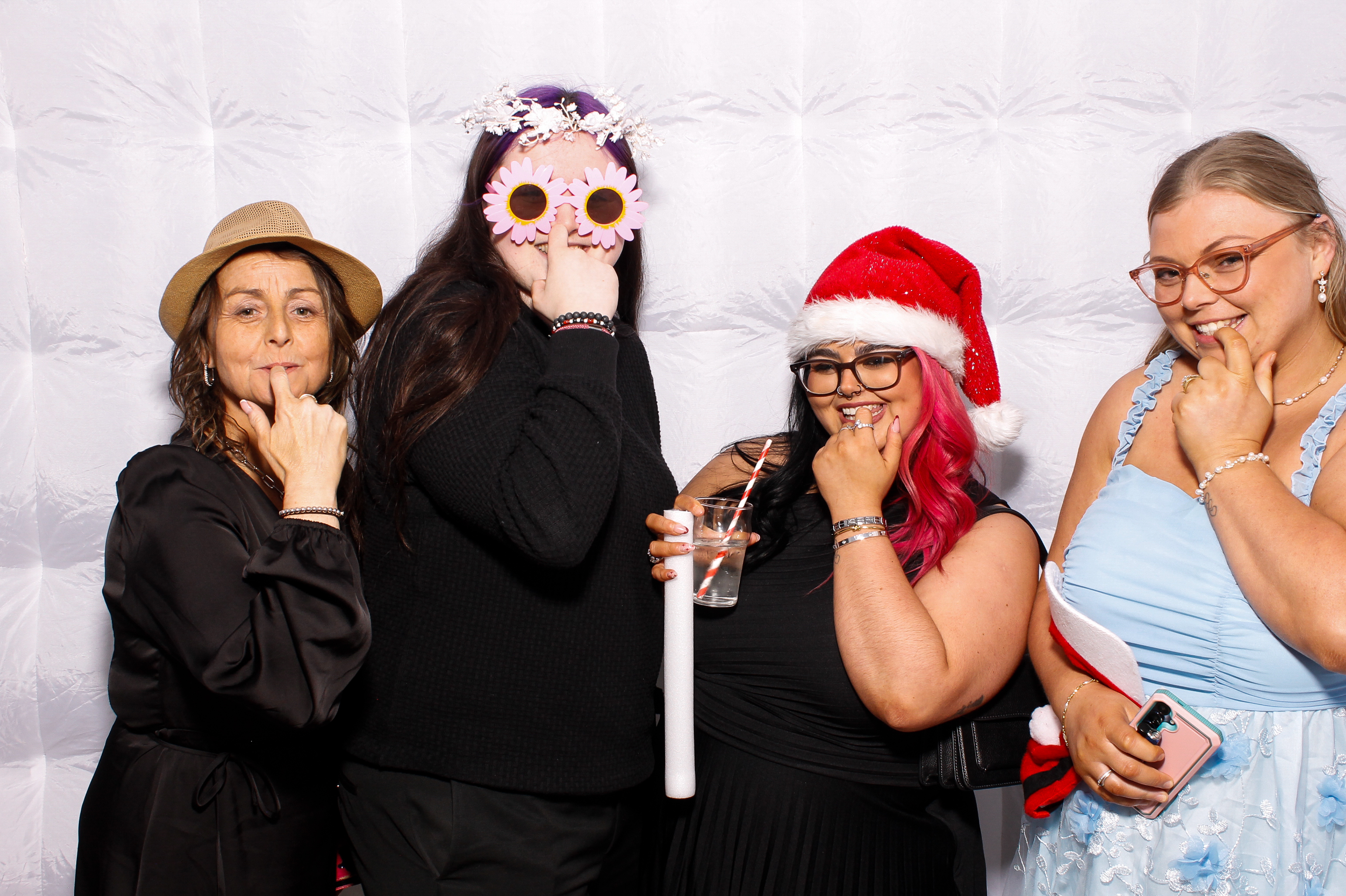 Linda & James | View more photos from the event at gallery.snapmagic.ie/u/SnapMagic/Linda-James