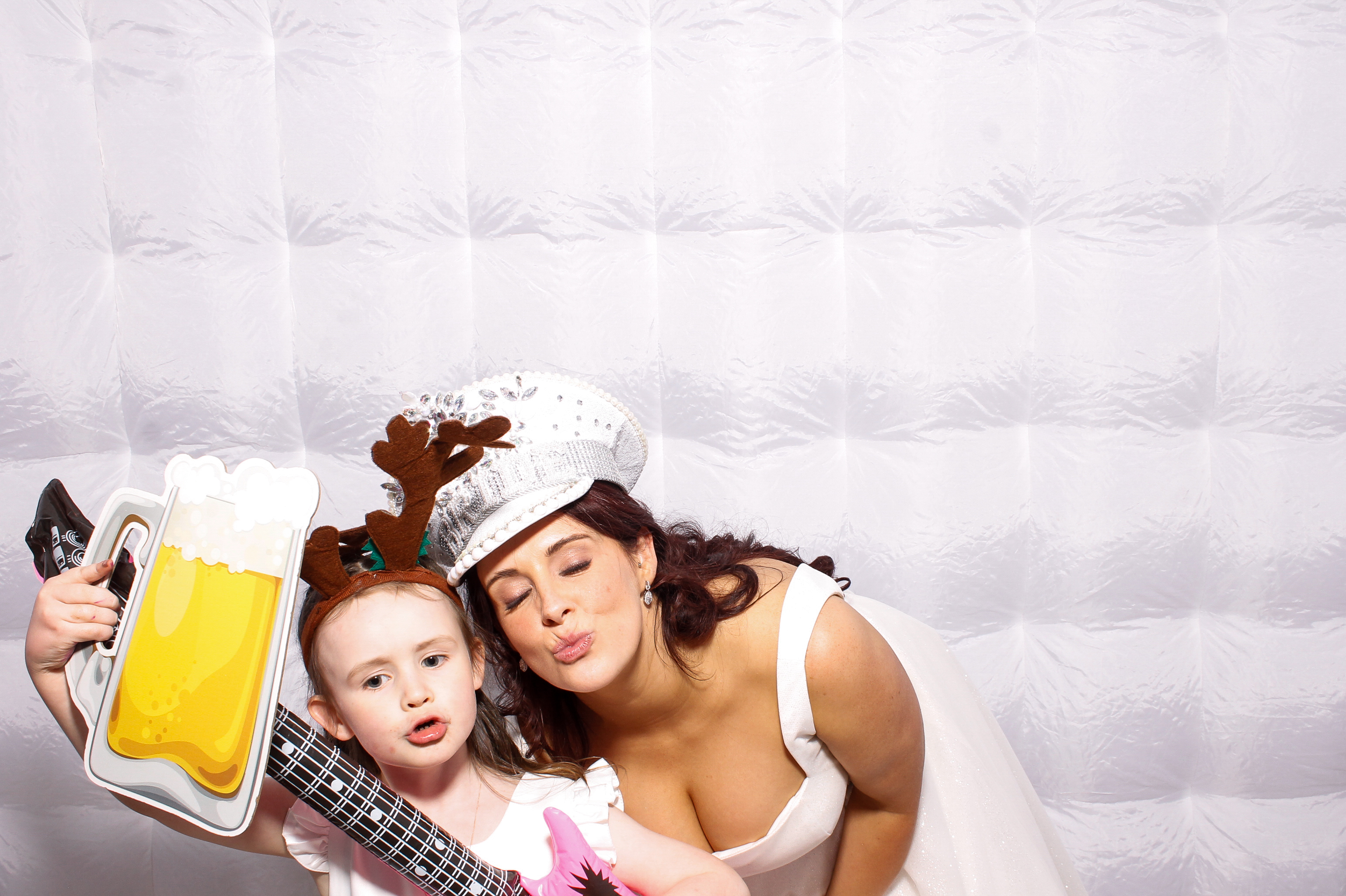 Linda & James | View more photos from the event at gallery.snapmagic.ie/u/SnapMagic/Linda-James