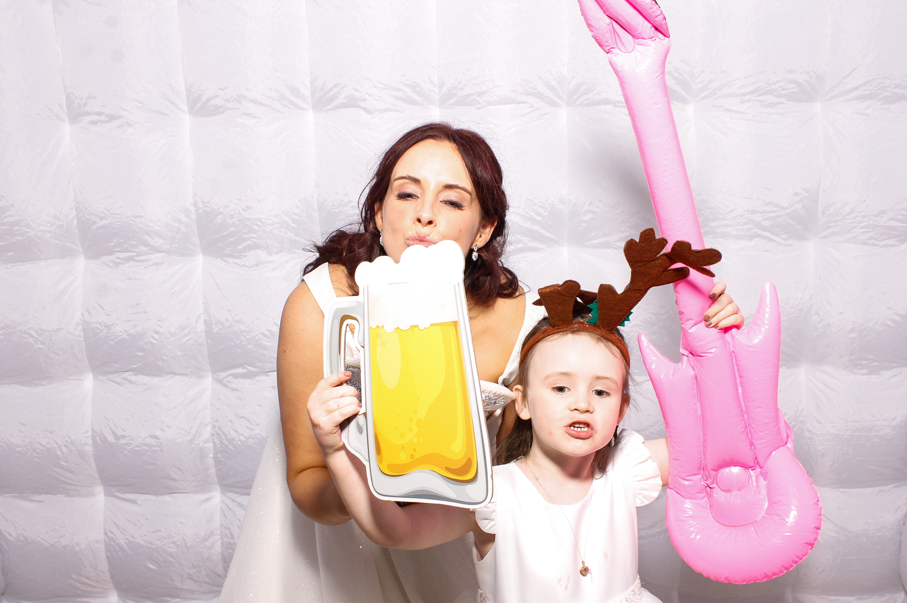 Linda & James | View more photos from the event at gallery.snapmagic.ie/u/SnapMagic/Linda-James